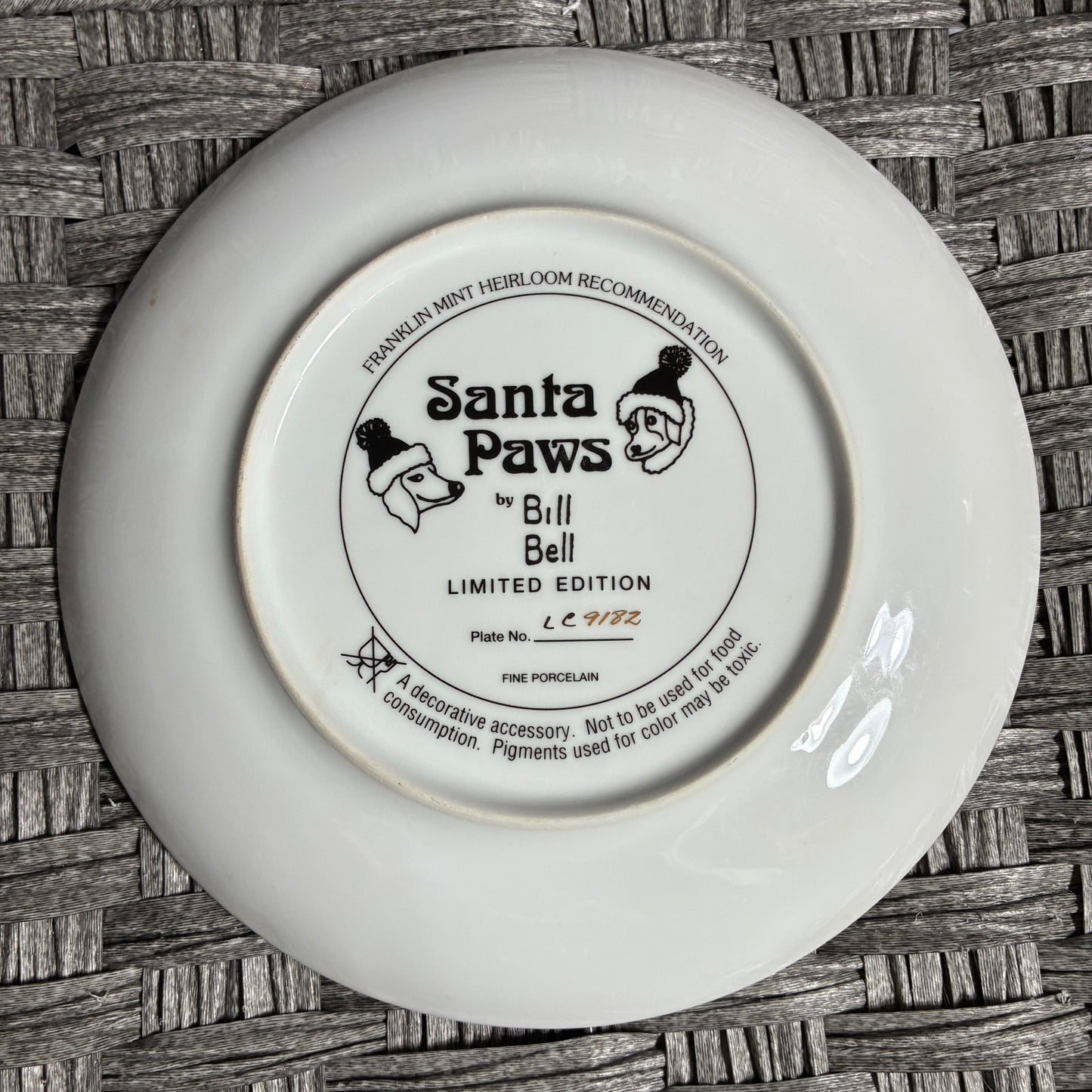 FRANKLIN MINT HEIRLOOM SANTA PAWS BY BILL BELL LIMITED EDITION COLLECTORS PLATE LC9182 FINE PORCELAIN