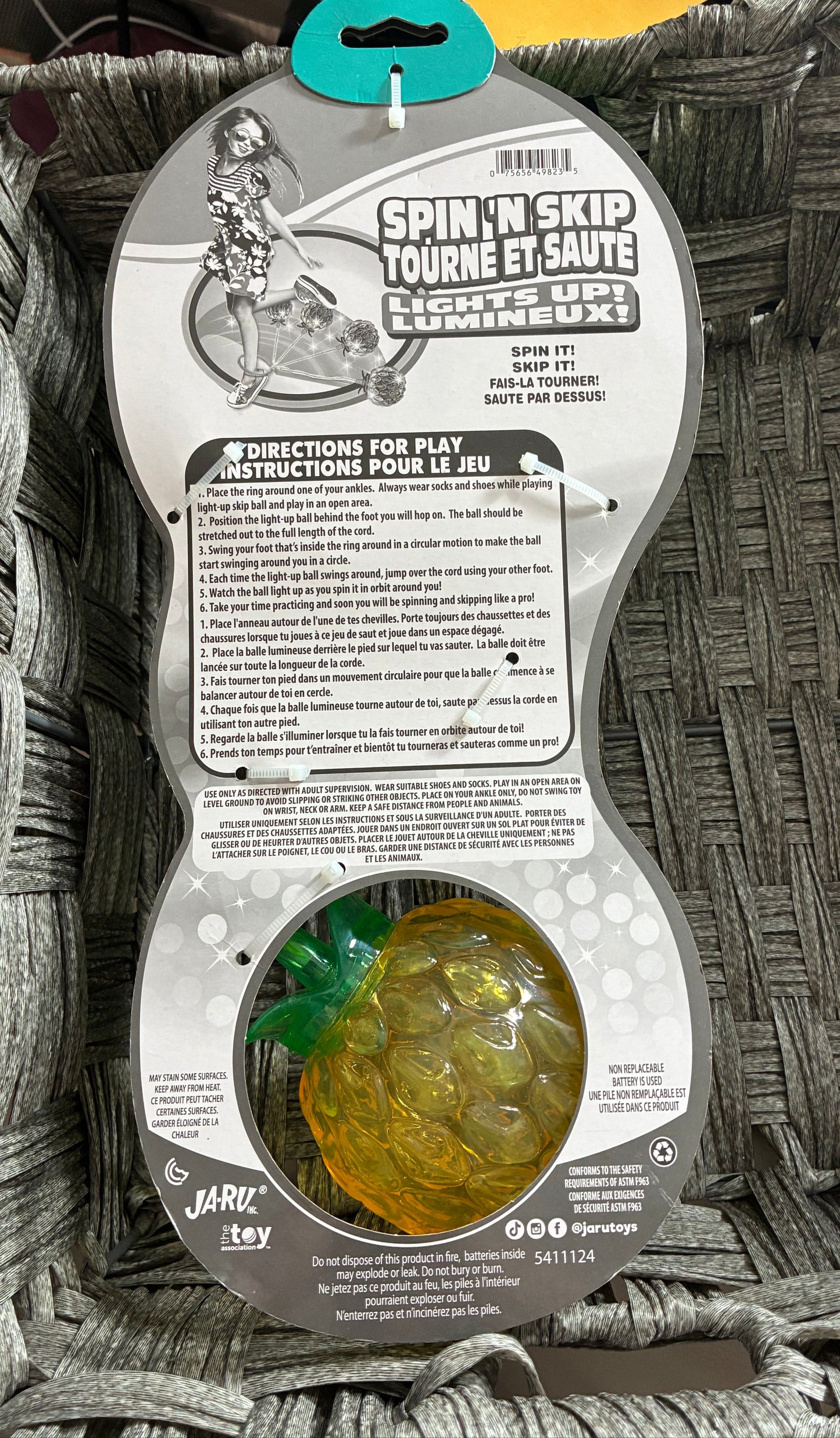 SPIN 'N SKIP LIGHT UP PINEAPPLE TOY