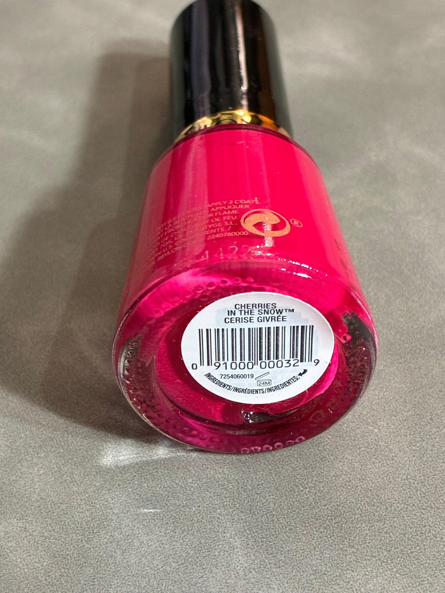 REVLON SUPER LUSTROUS NAIL ENAMEL- CHERRIES IN THE SNOW