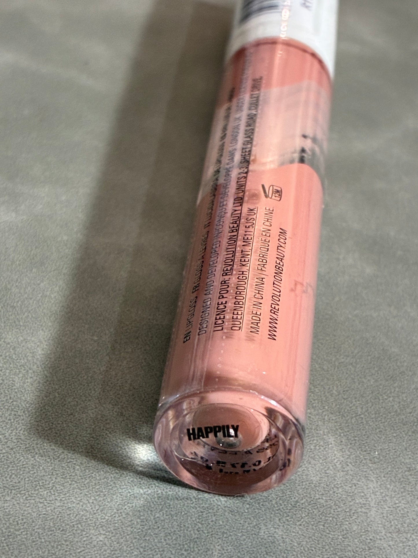 MAKEUP OBSESSION LIP GLOSS -  HAPPILY