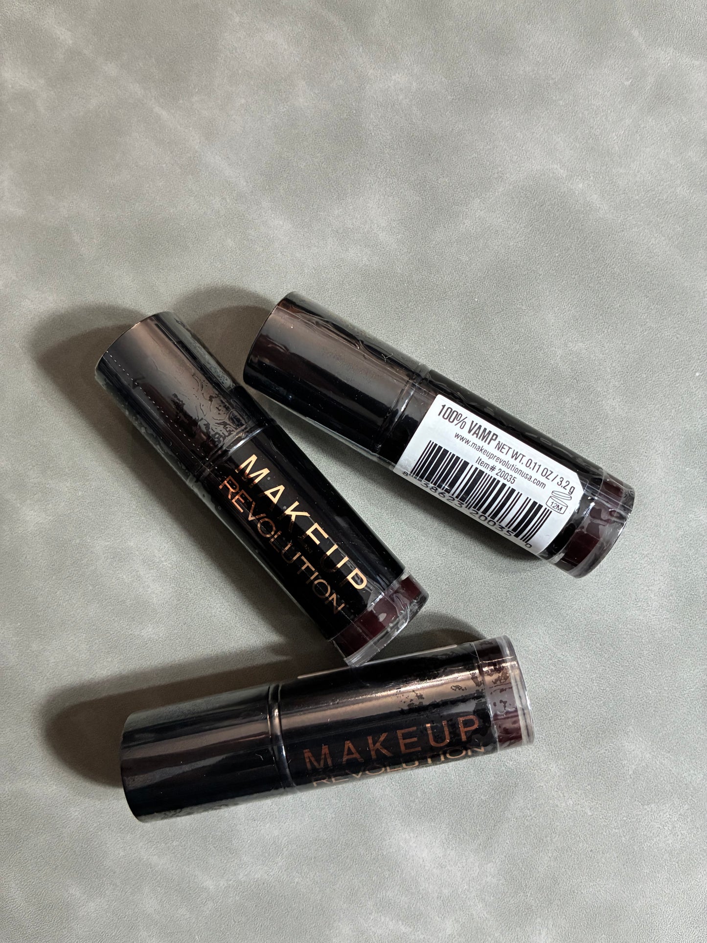 REVOLUTION LIPSTICK - VAMP