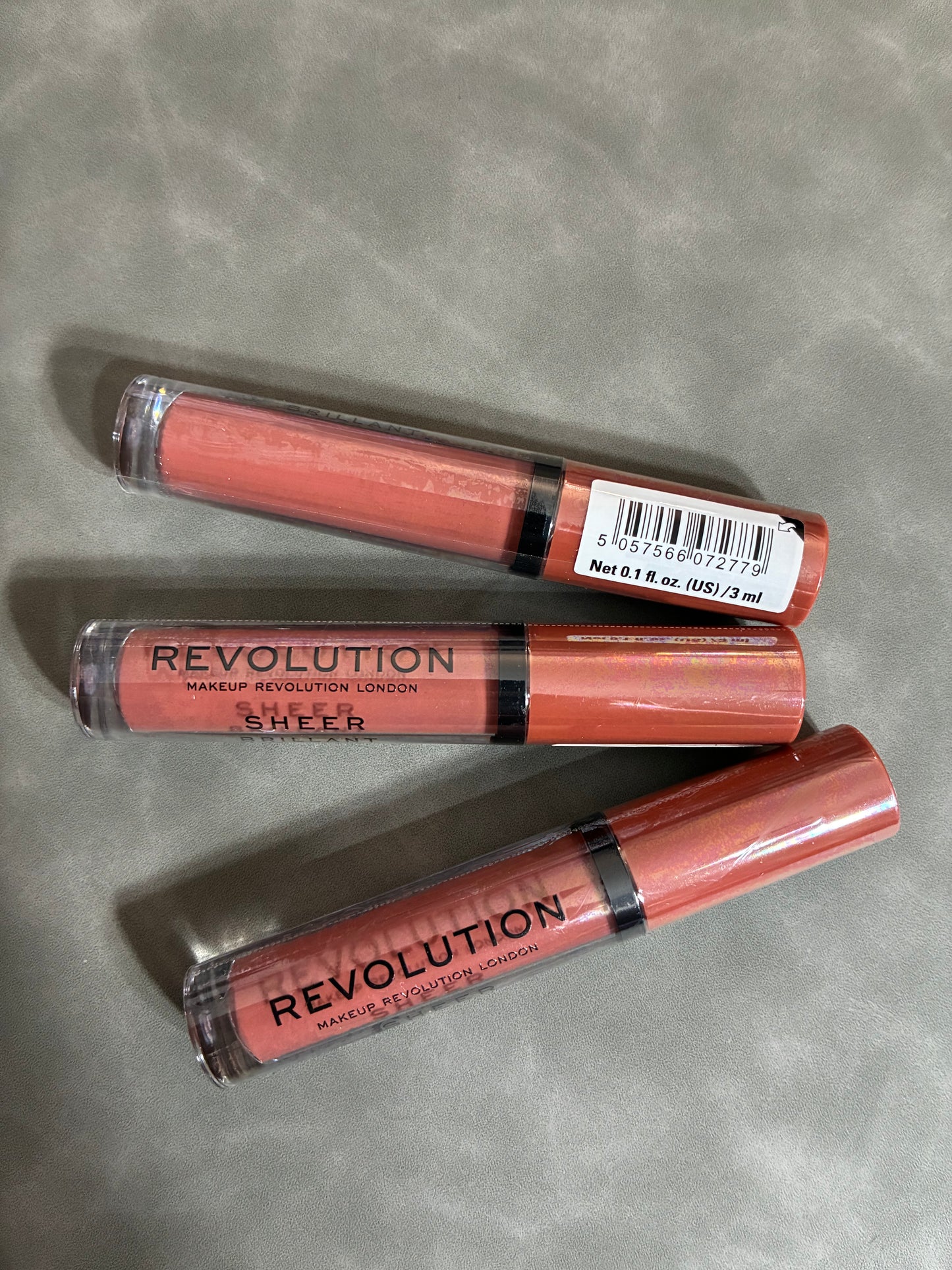REVOLUTION SHEER LIP - 105 ATTRACTION