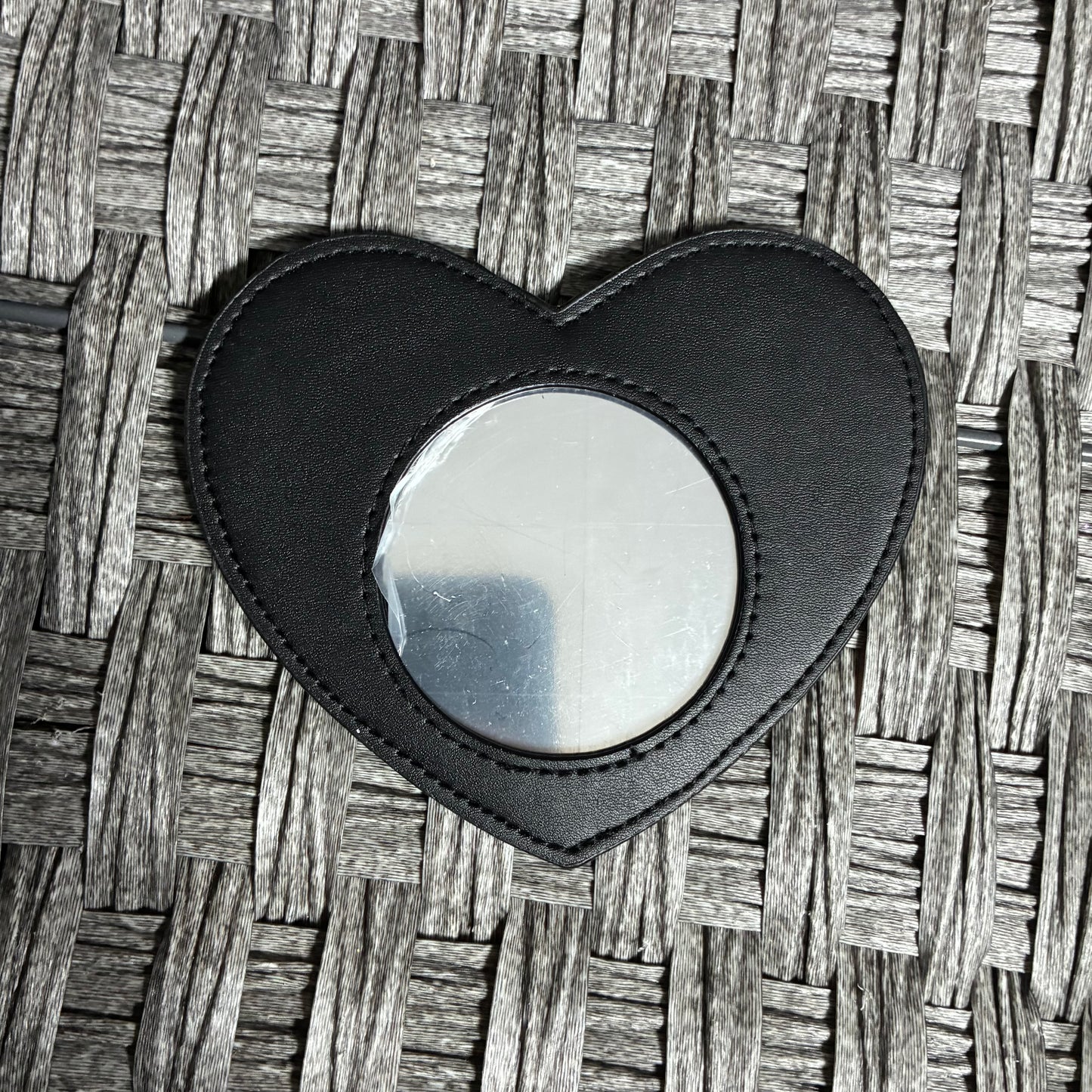 IPSY BLACK AND WHITE TRAVEL BEAUTY MIRROR