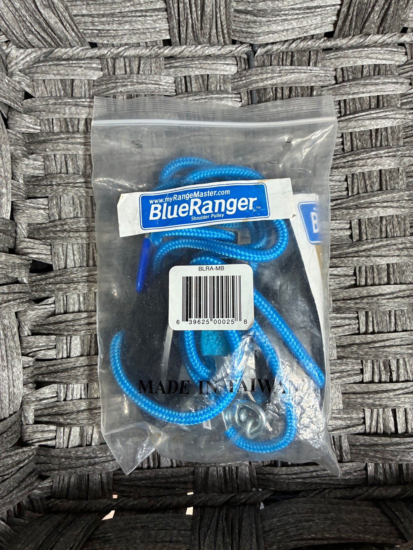 RANGEMASTER BLUE RANGER SHOULDER PULLEY WITH METAL DOOR BRACKET - PRE OWNED