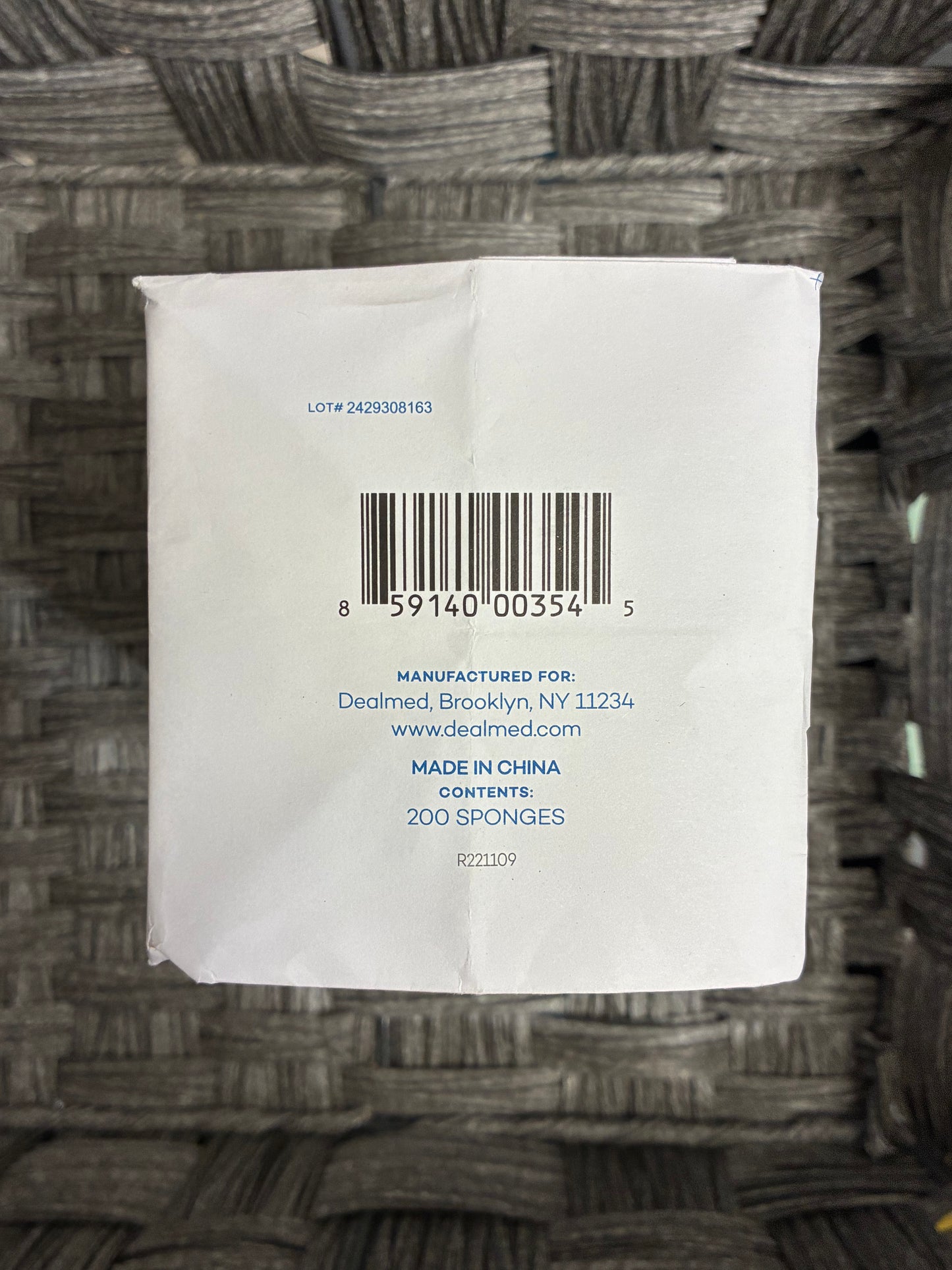 DEALMED NON-WOVEN SPONGES 4"x4" 4-PLY 200 COUNT NON-STERILE
