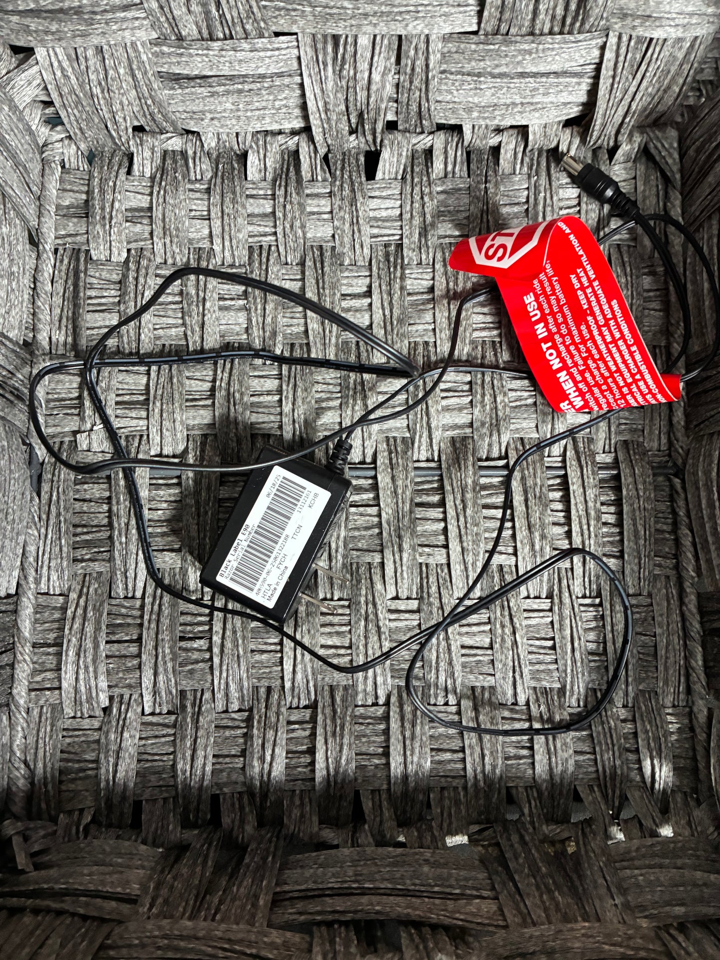 RAZOR SCOOTER BLACK LABEL E90 CHARGER - GENUINE - REPLACEMENT PART
