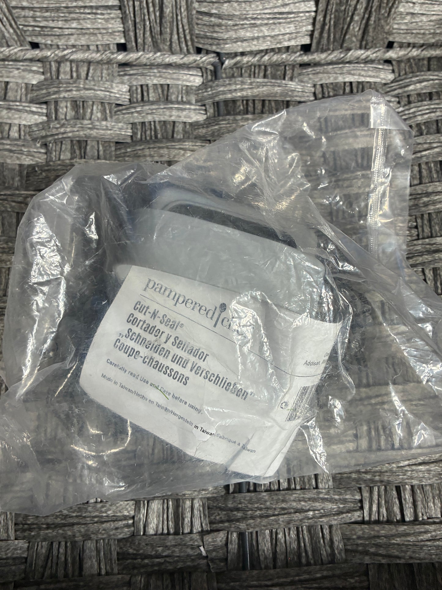 PAMPERED CHEF CUT-N-SEAL SANDWHICH MAKER
