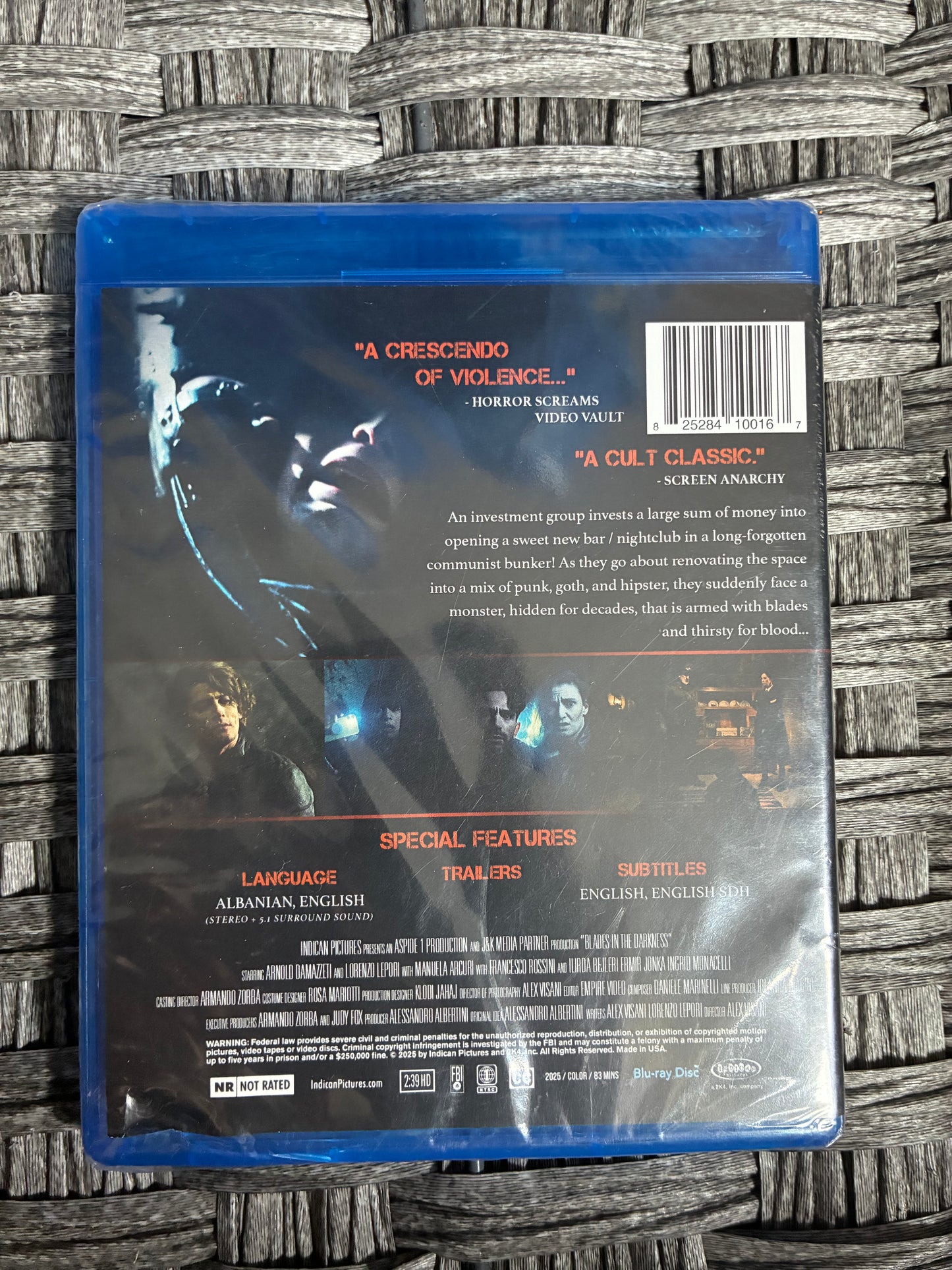 BLADES IN THE DARKNESS (BLU-RAY 2025) SEALED HORROR THRILLER FRIGHTFUL HALLOWEEN