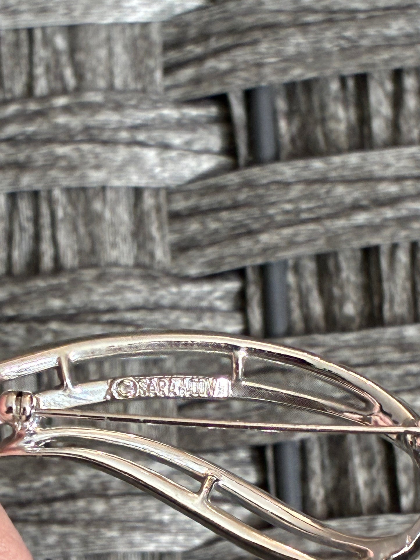 VINTAGE SARAH COVENTRY SILVER TONE BROOCH