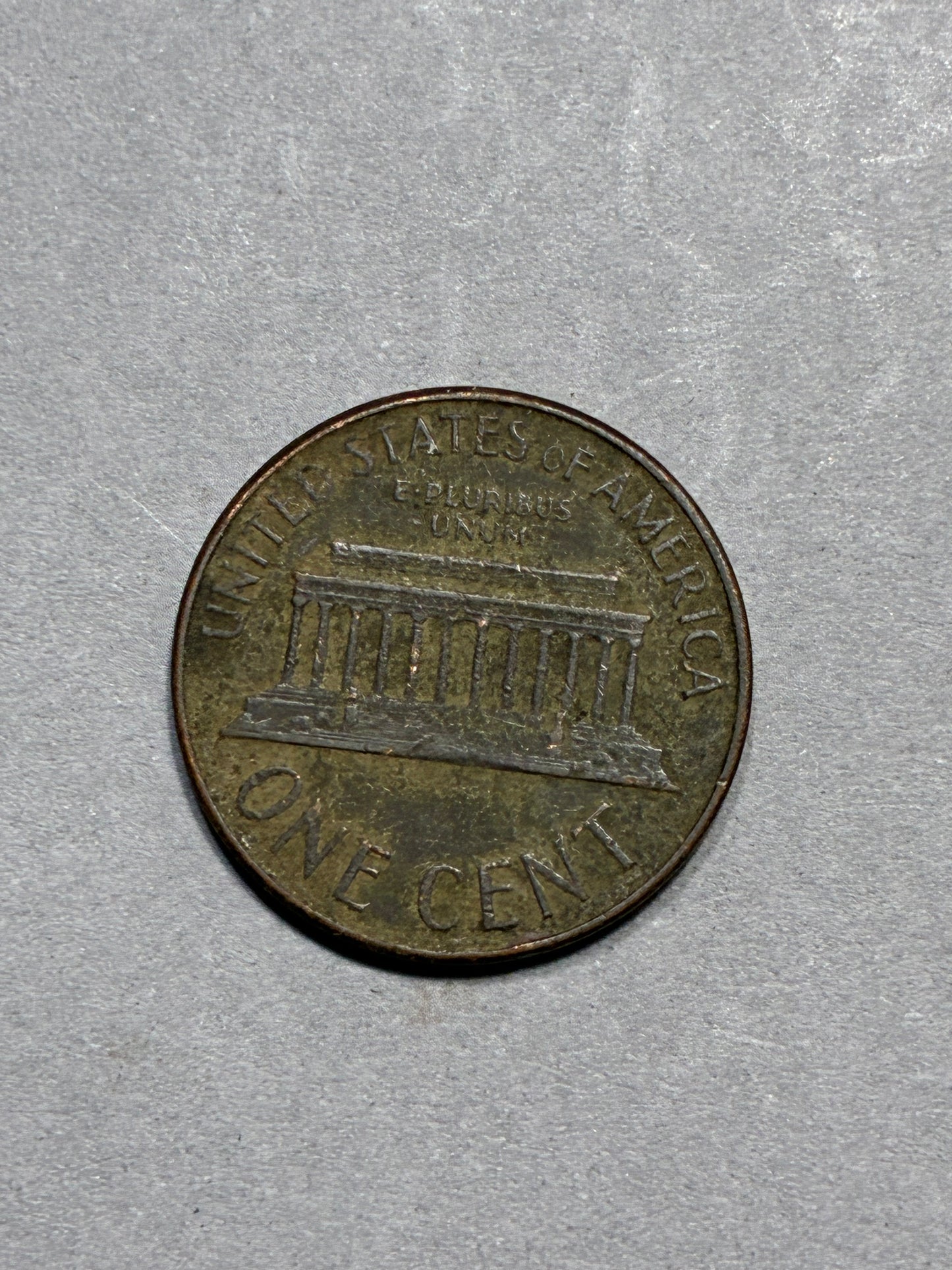 1964 PENNY NO MINT MARK DARK COLOR (PNC 0129)