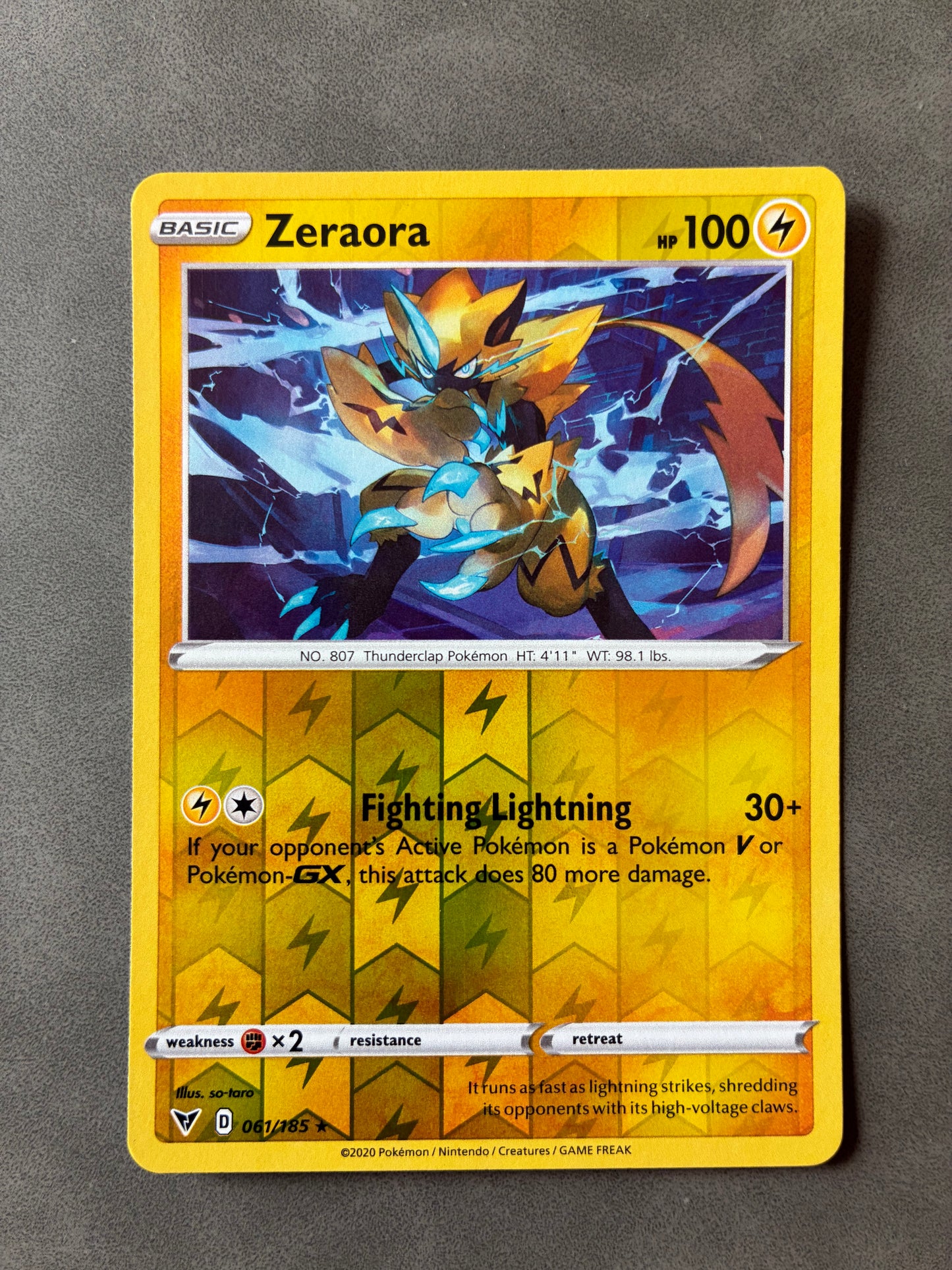 2020 POKEMON TCG - ZERAORA 061/185 (REVERSE HOLO)