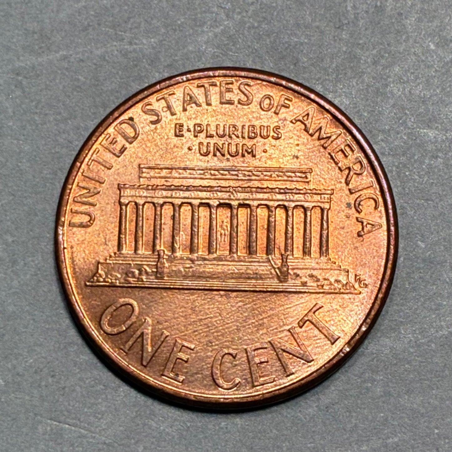 1999 PENNY NO MINT MARK AM TOUCHING