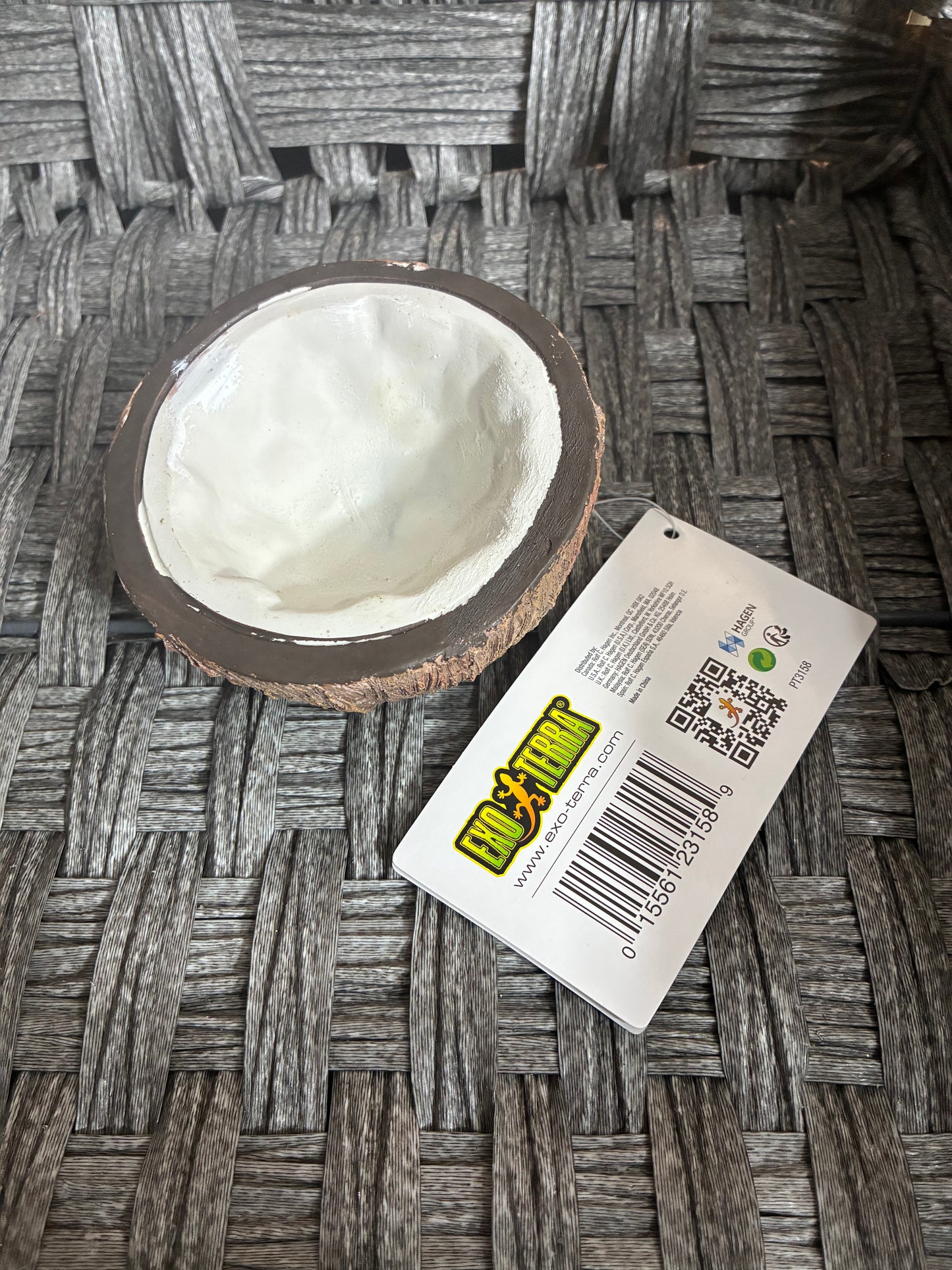 EXO TERRA COCONUT THEMED WATER DISH PT3158