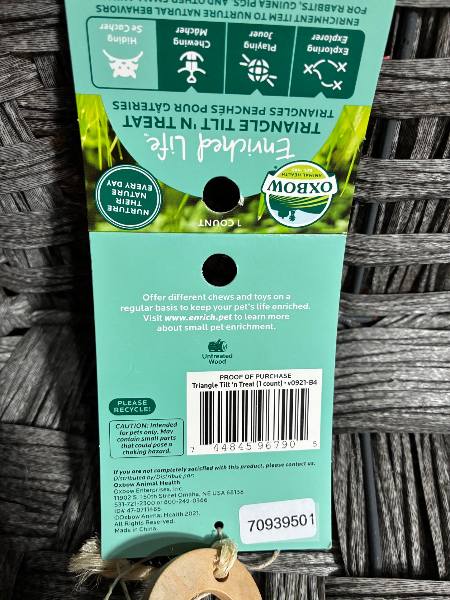 OXBOW SMALL PET TRIANGLE TILT 'N TREAT