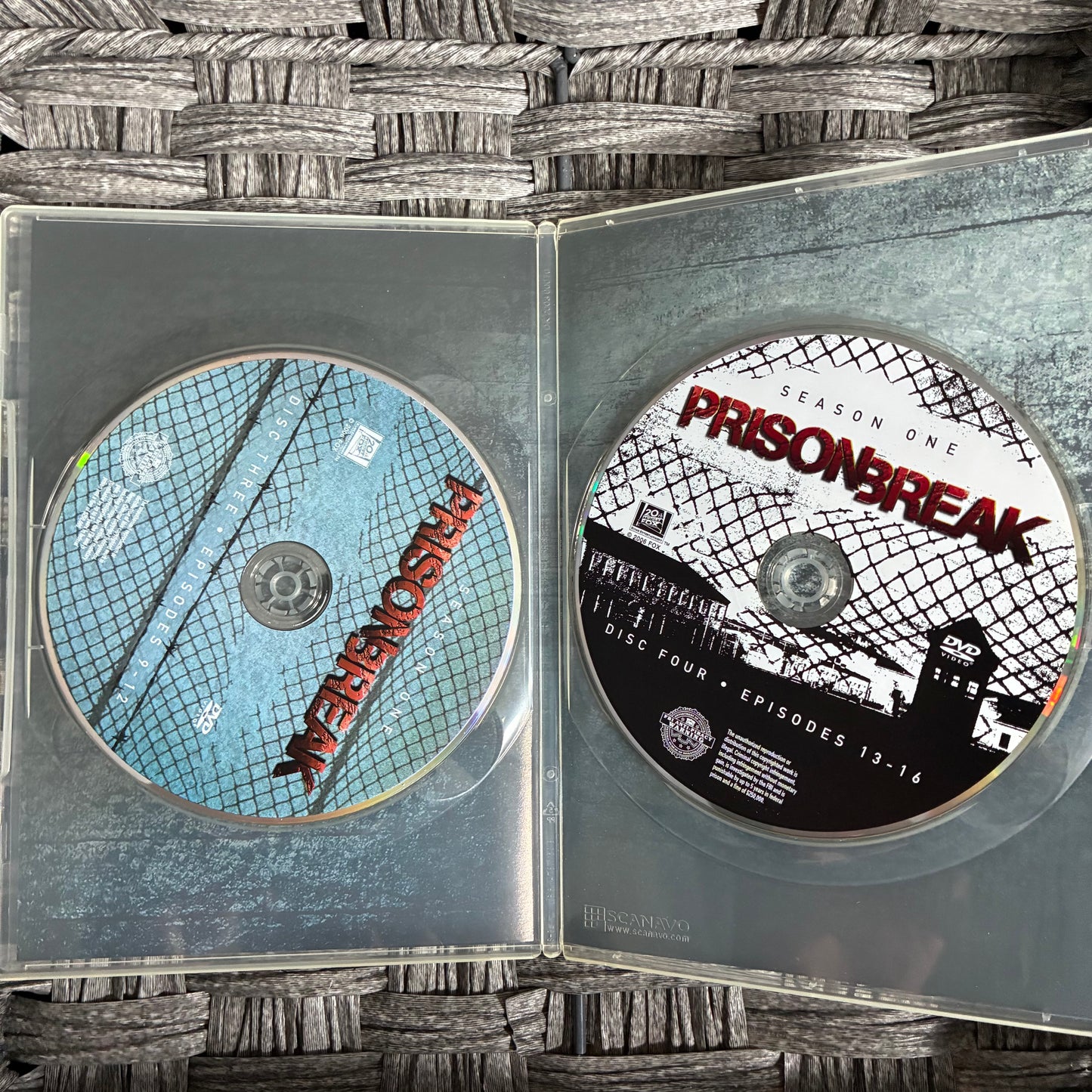 PRISON BREAK SEASON ONE 6 DISC (2006) - PRE OWNED