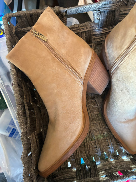 VINCE CAMUTO TAN SUEDE LEATHER ANKLE BOOTS 8.5M WOMENS WESTERN FORMAL PRE OWNED
