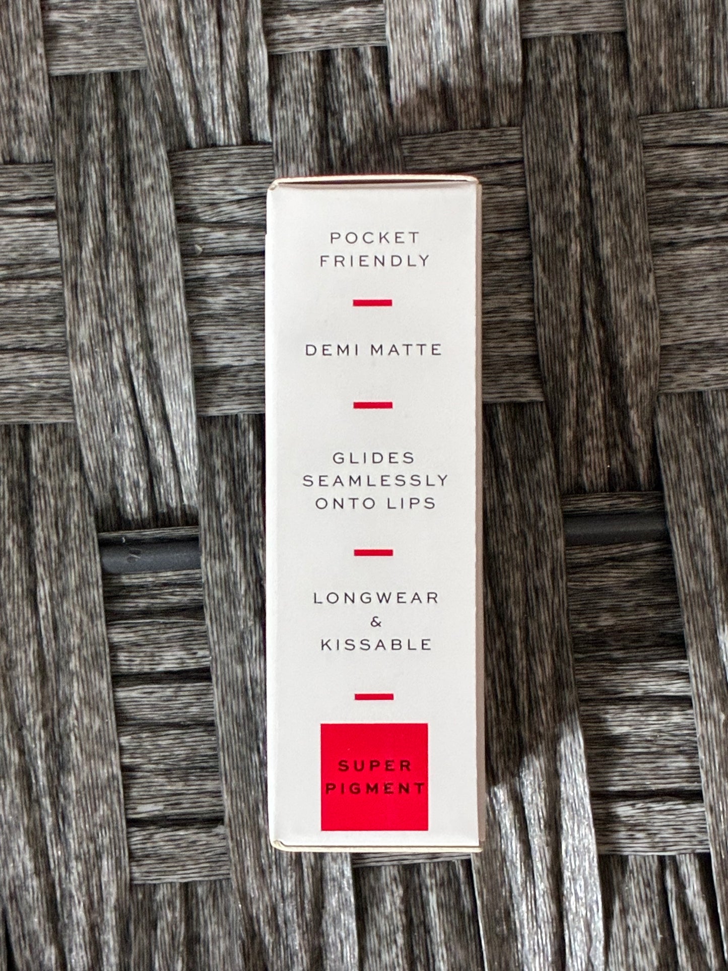 REVOLUTION BABY LIPS - VISION