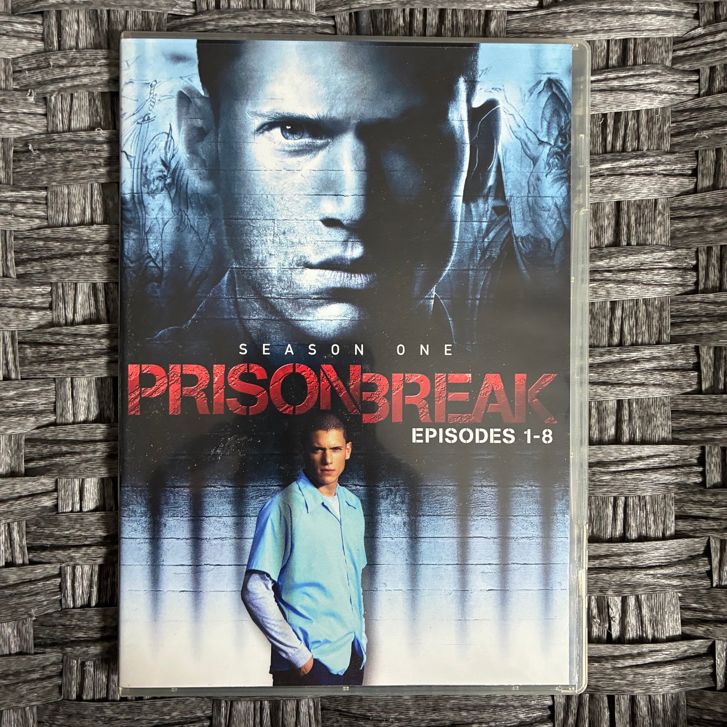 PRISON BREAK SEASON ONE 6 DISC (2006) - PRE OWNED