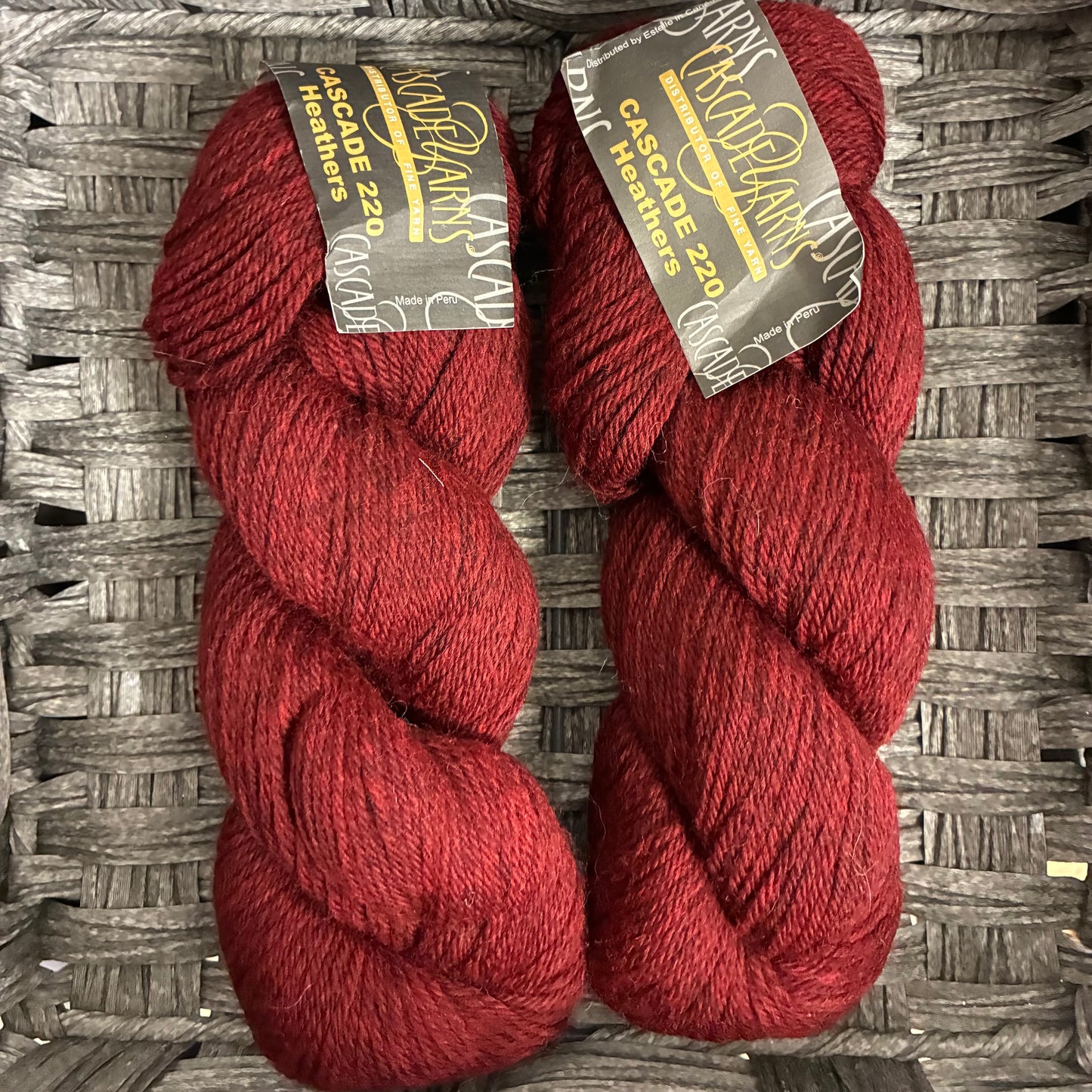 CASCADE 220 YARN WORSTED 100% PERUVIAN HIGHLAND WOOL - SELECT YOUR COLOR