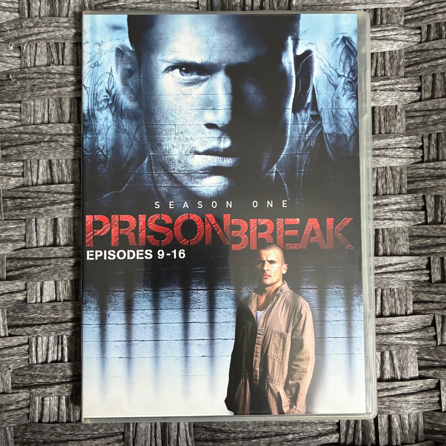 PRISON BREAK SEASON ONE 6 DISC (2006) - PRE OWNED