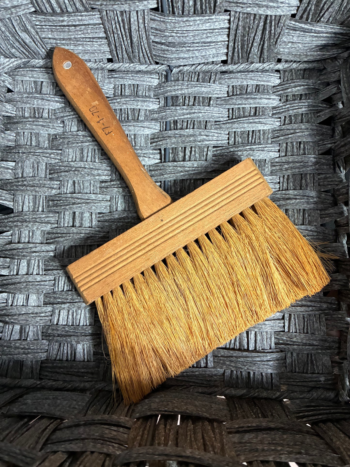 VINTAGE ED EVANS HARDWARE WEST UNION, IOWA WOODEN PAIT BRUSH F7-1-70