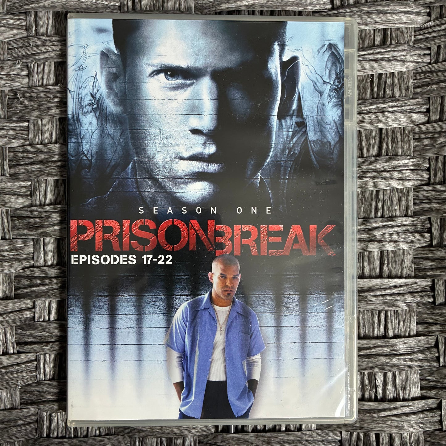 PRISON BREAK SEASON ONE 6 DISC (2006) - PRE OWNED
