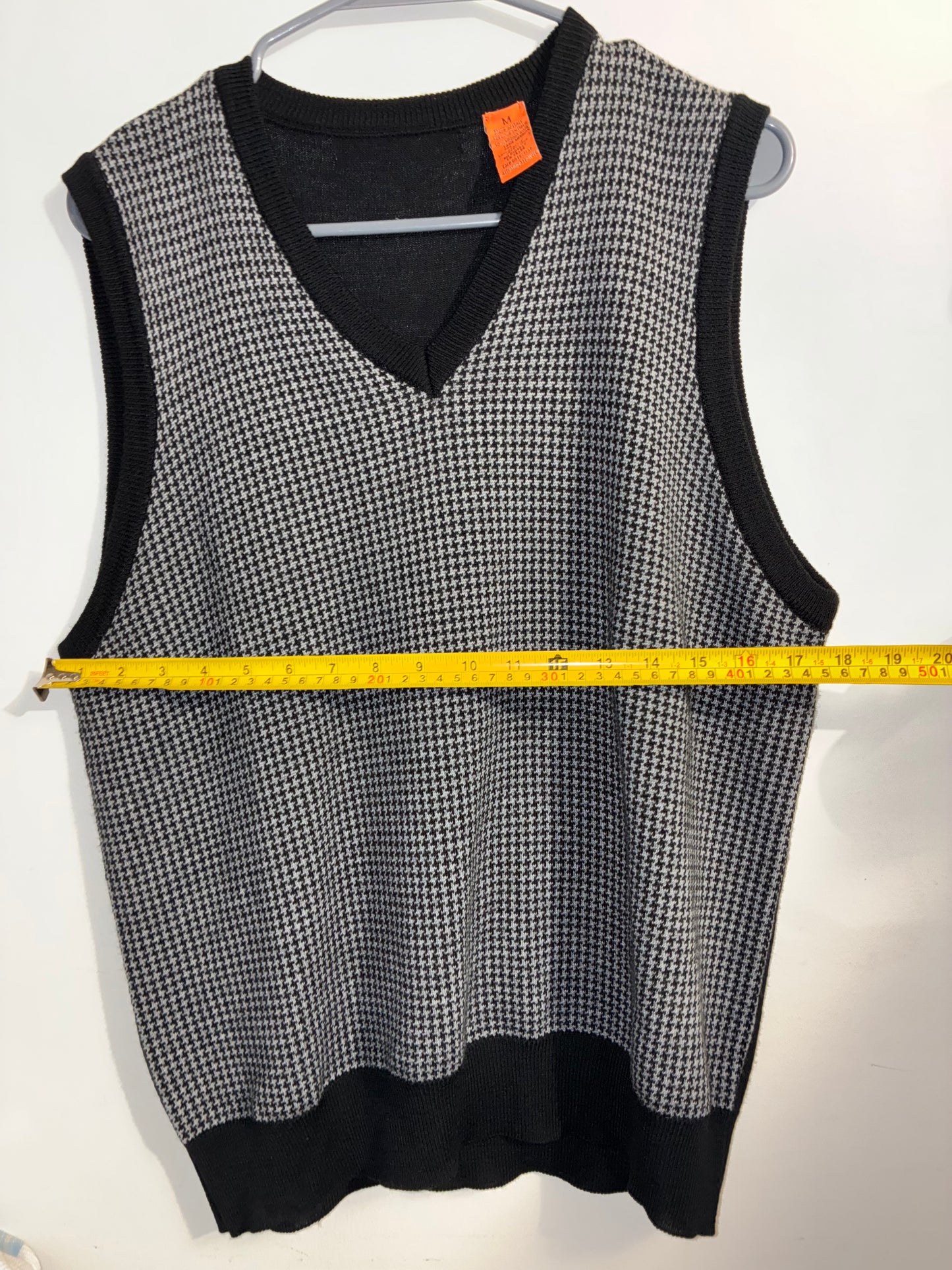 SWEATER VEST (PRESUMABLY SETTE PONTI) MADE IN ITALY 50% MERINO WOOL 50% ACRYLIC RN 0103842 - PRE OWNED