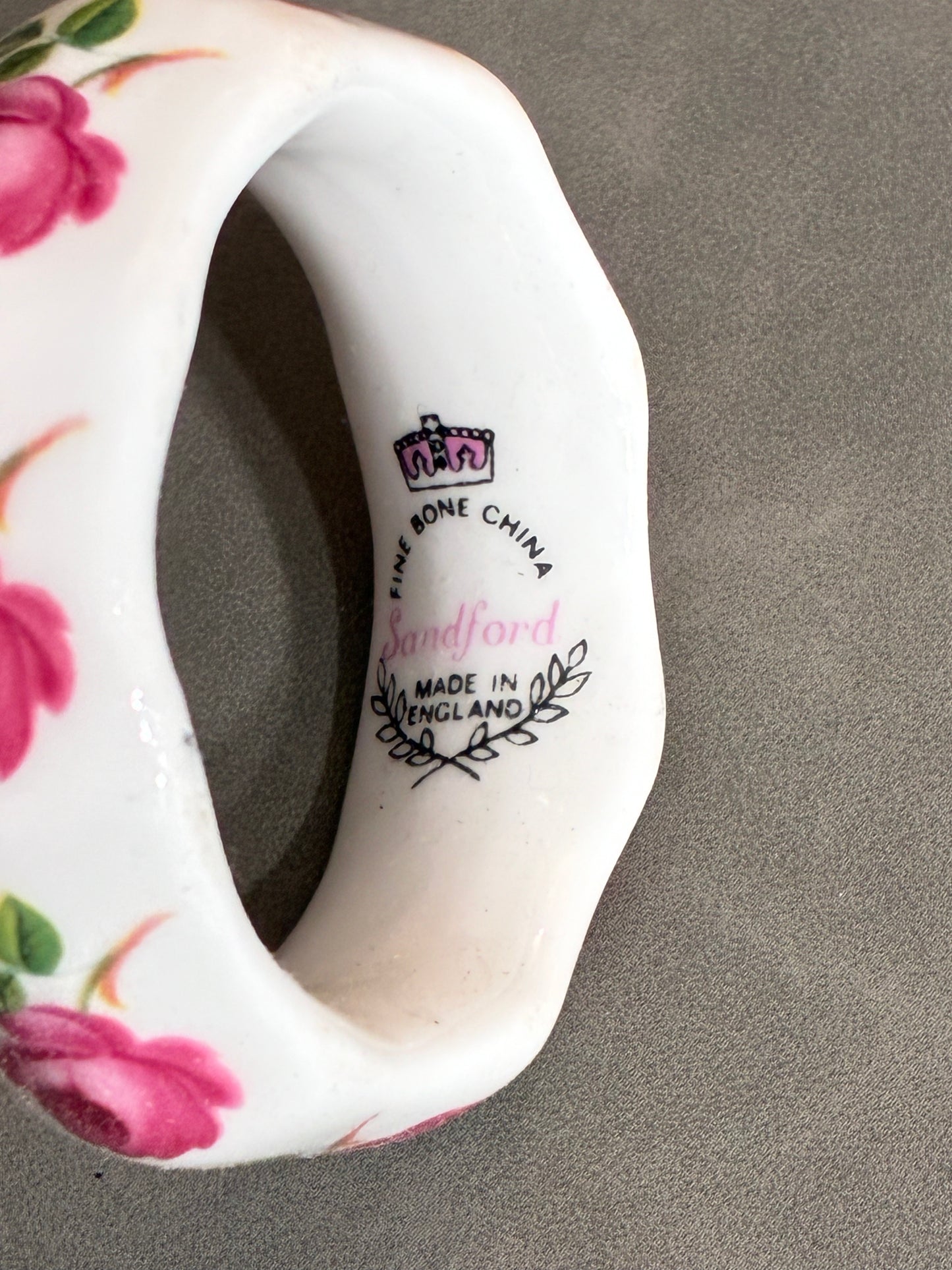 4PC SANFORD MADE IN ENGLAND FINE BONE CHINA PINK FLORAL NAPKIN RINGS