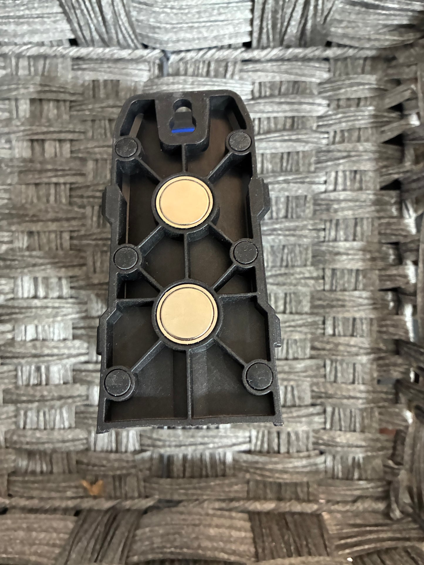 KOBALT 100FT SELF LEVELING CROSS LINE RECHARGEABLE LASER LEVEL - USED