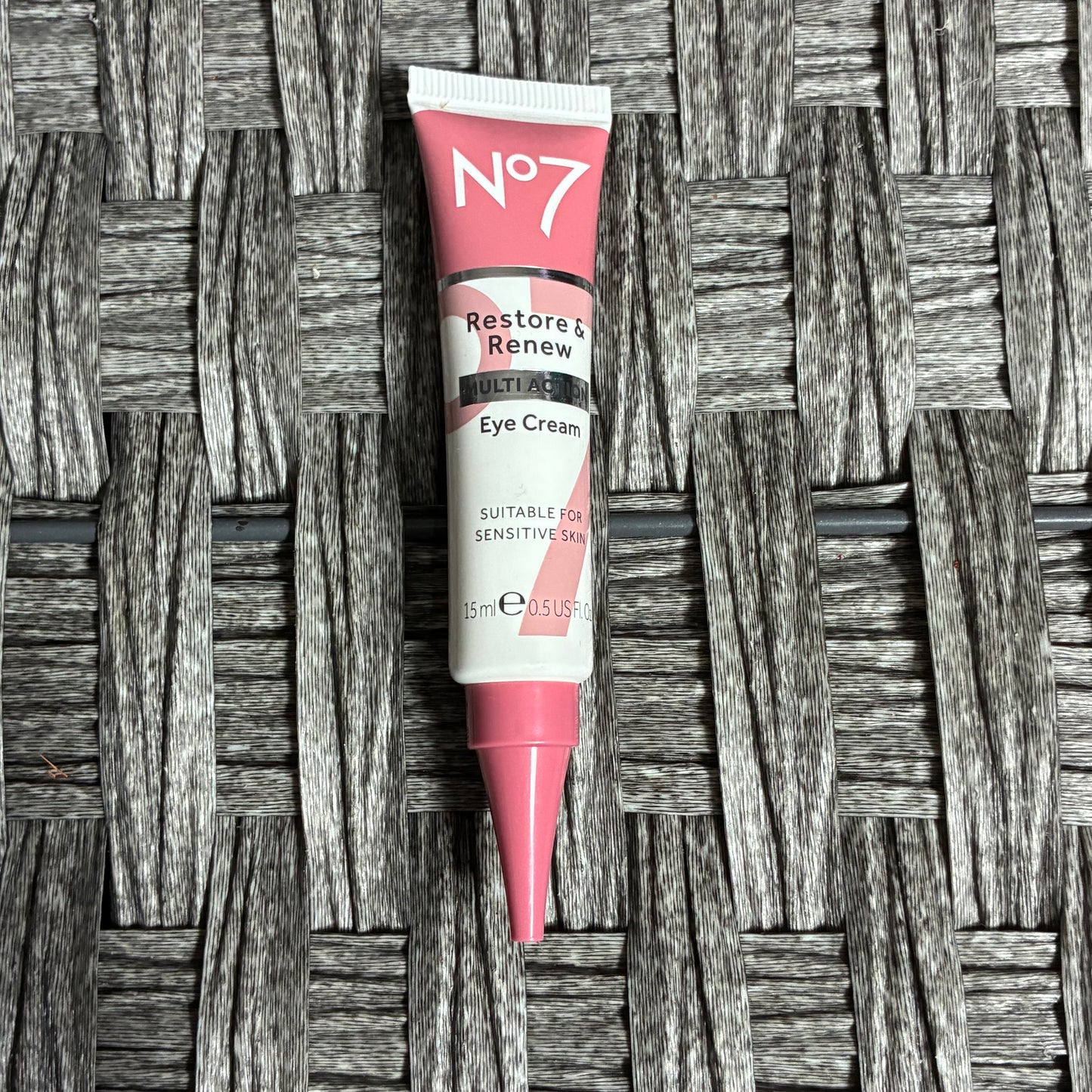 NO7 RESTORE & RENEW MULTI ACTION EYE CREAM 0.5FL OZ - NEW WITHOUT BOX