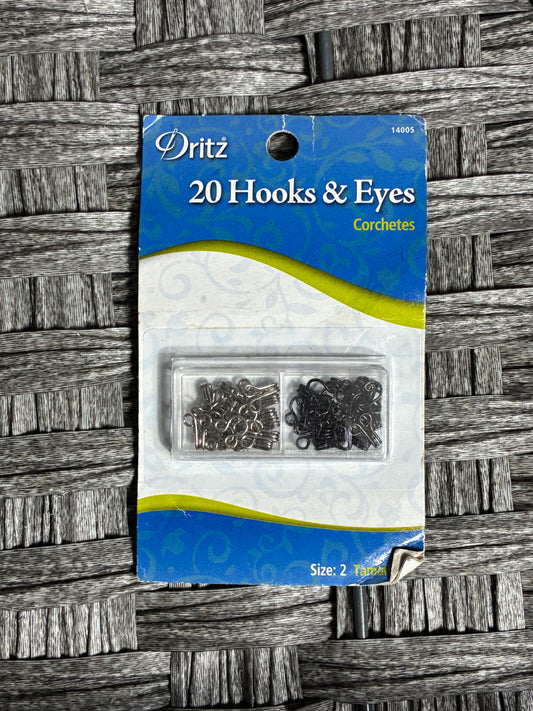 VINTAGE DRITZ 20 HOOKS & EYES SIZE 2 NEW IN PACK