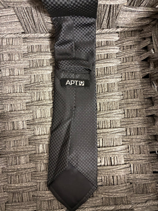 PRE-OWNED APT 9 MEN'S NECK TIE BLACK AND GRAY GEOMETRIC
