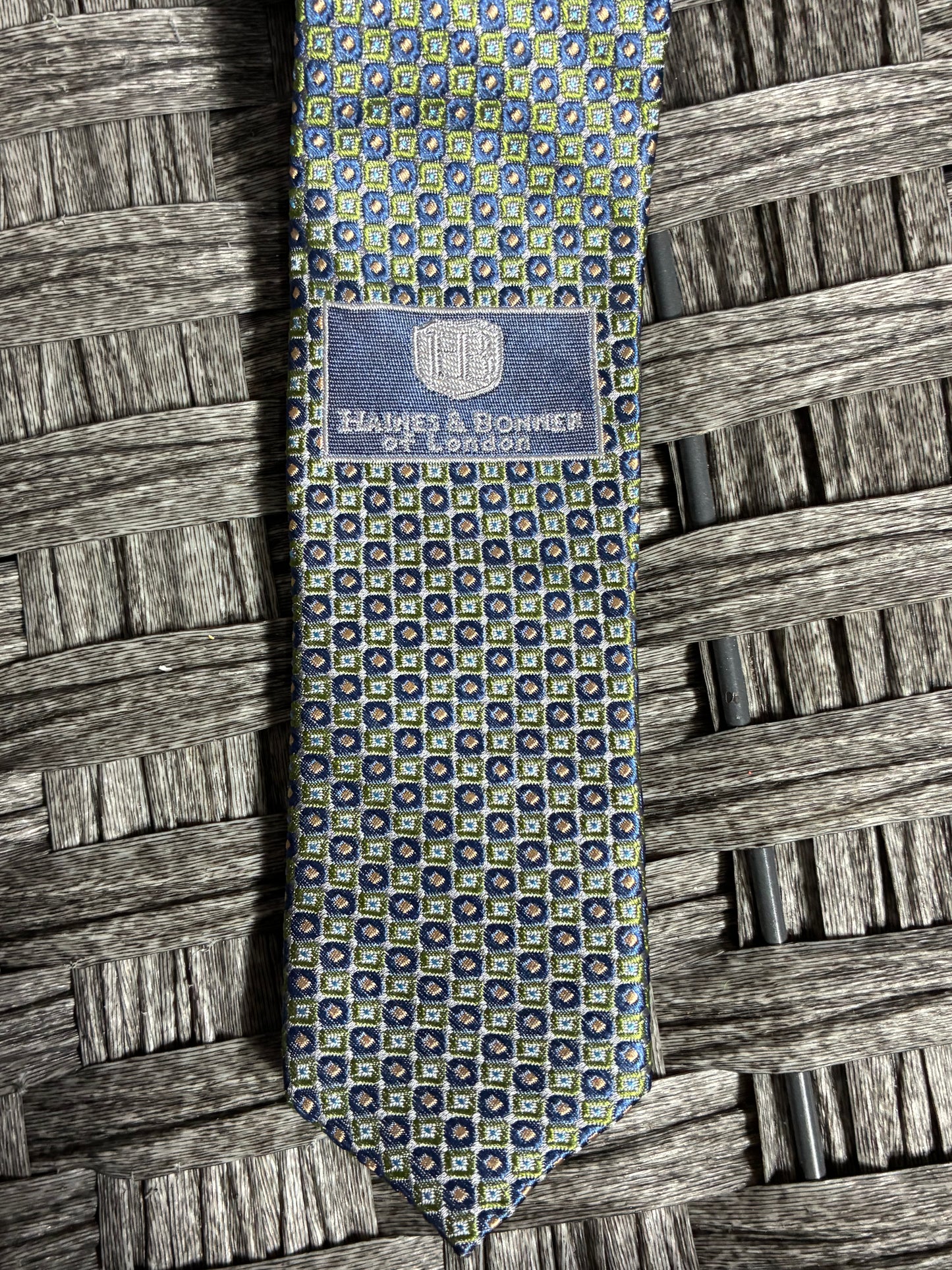 HAINES & BONNER OF LONDON HAND MADE 100% SILK MENS TIE