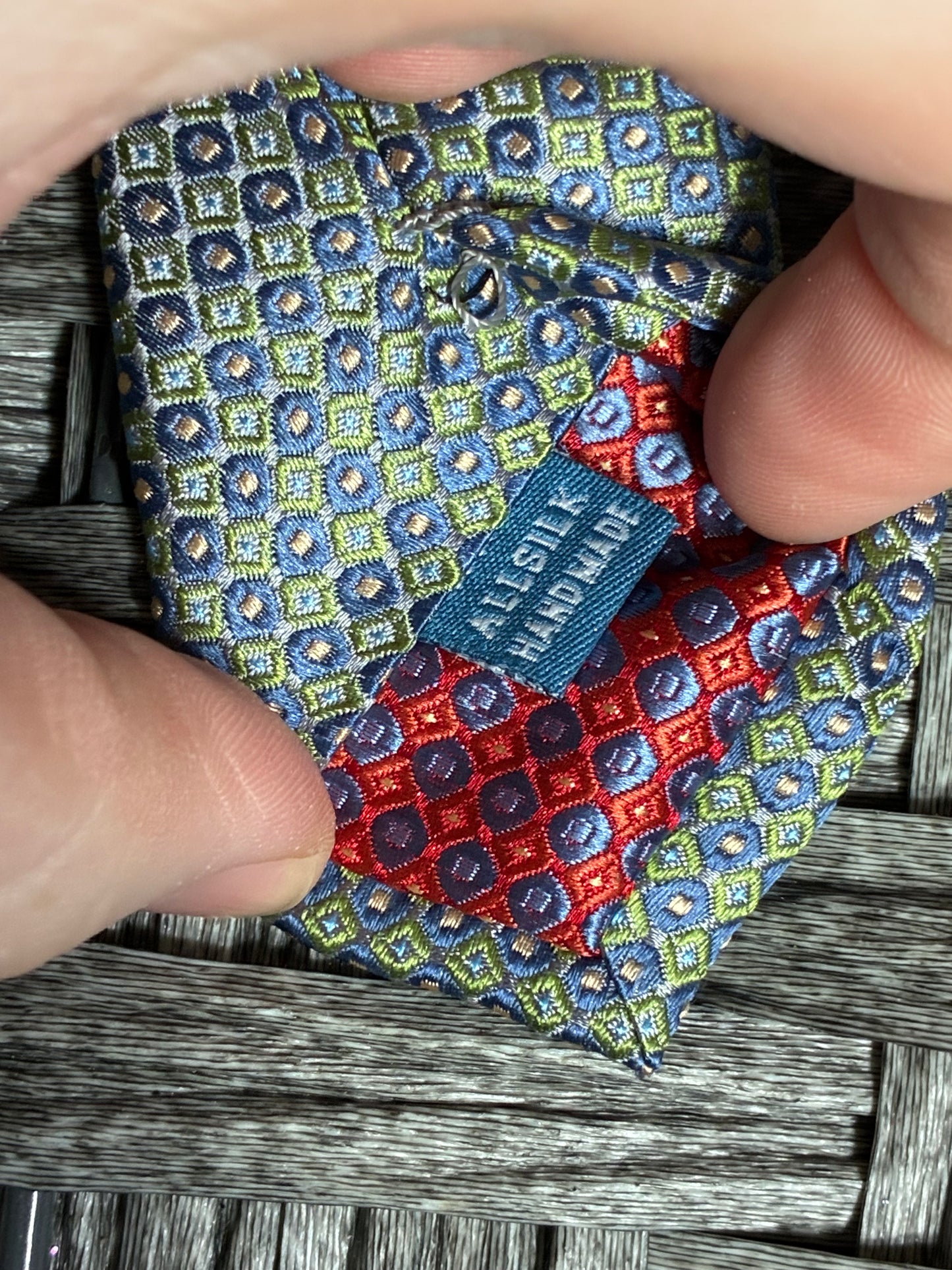 HAINES & BONNER OF LONDON HAND MADE 100% SILK MENS TIE