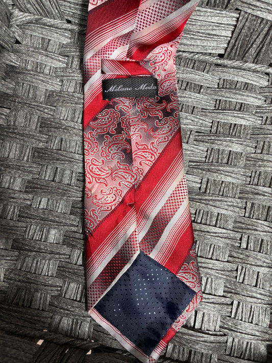 MILANO MODA MENS NECKTIE 100% POLYESTER RED - PRE OWNED