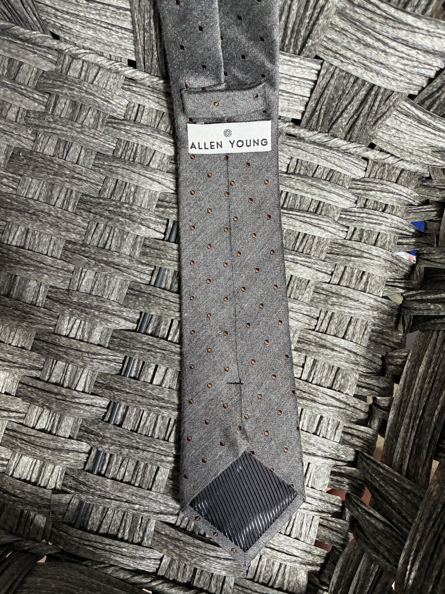 ALLEN YOUNG MENS NECKTIE 100% COTTON - PRE OWNED