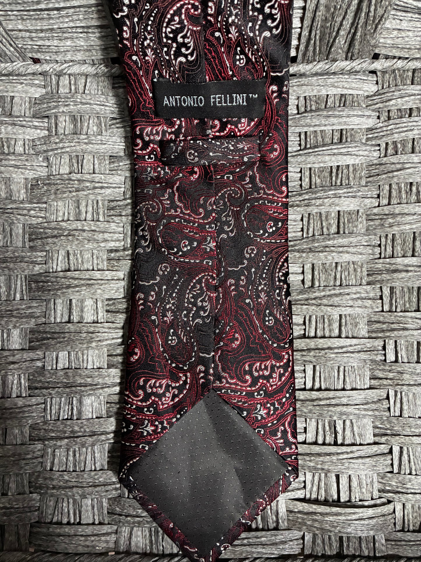 ANTONIO FELLINI MENS NECKTIE 100% SILK HAND MADE - PRE OWNED
