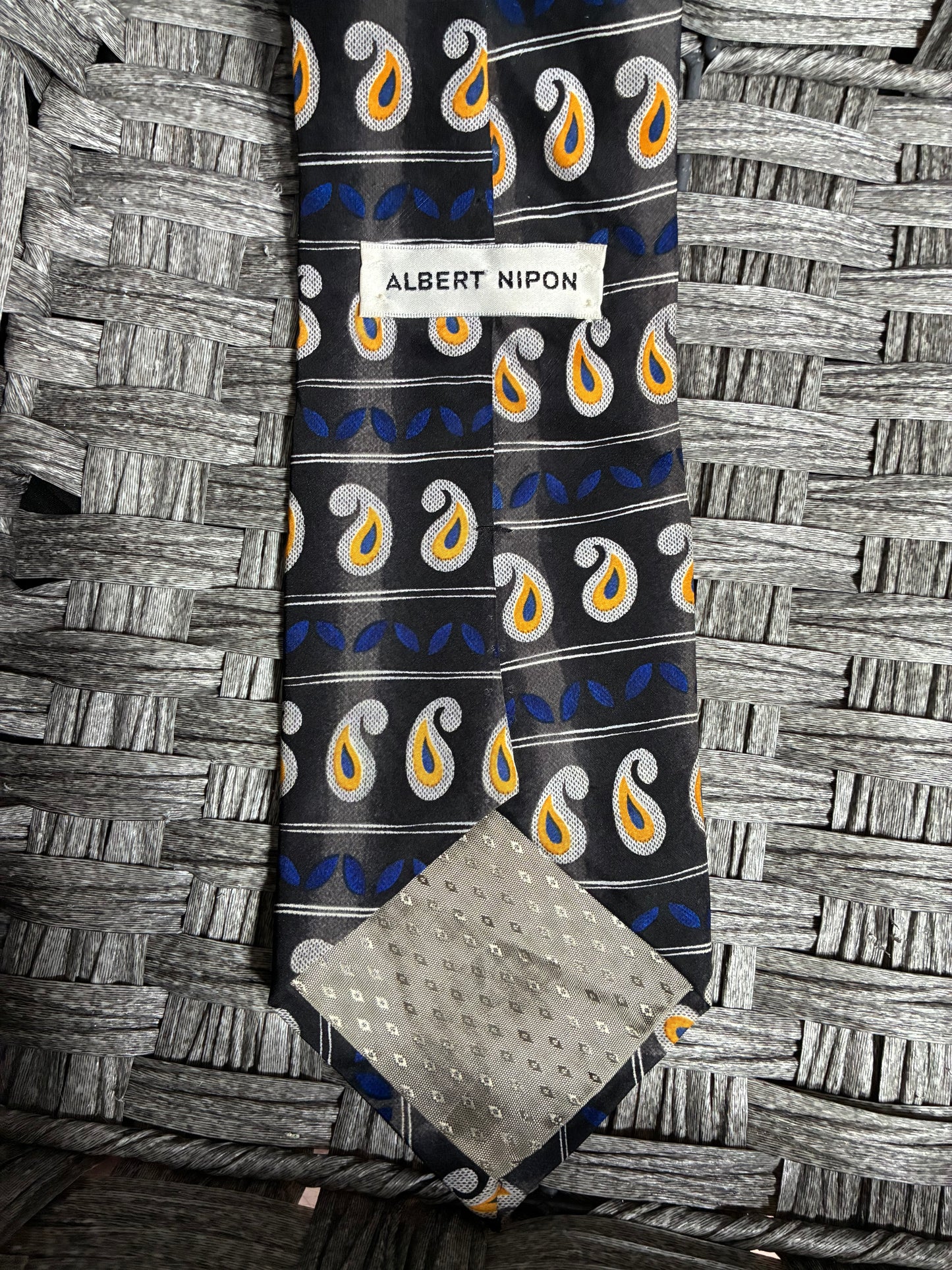 ALBERT NIPON MENS NECKTIE 100% SILK MADE IN USA - PRE OWNED