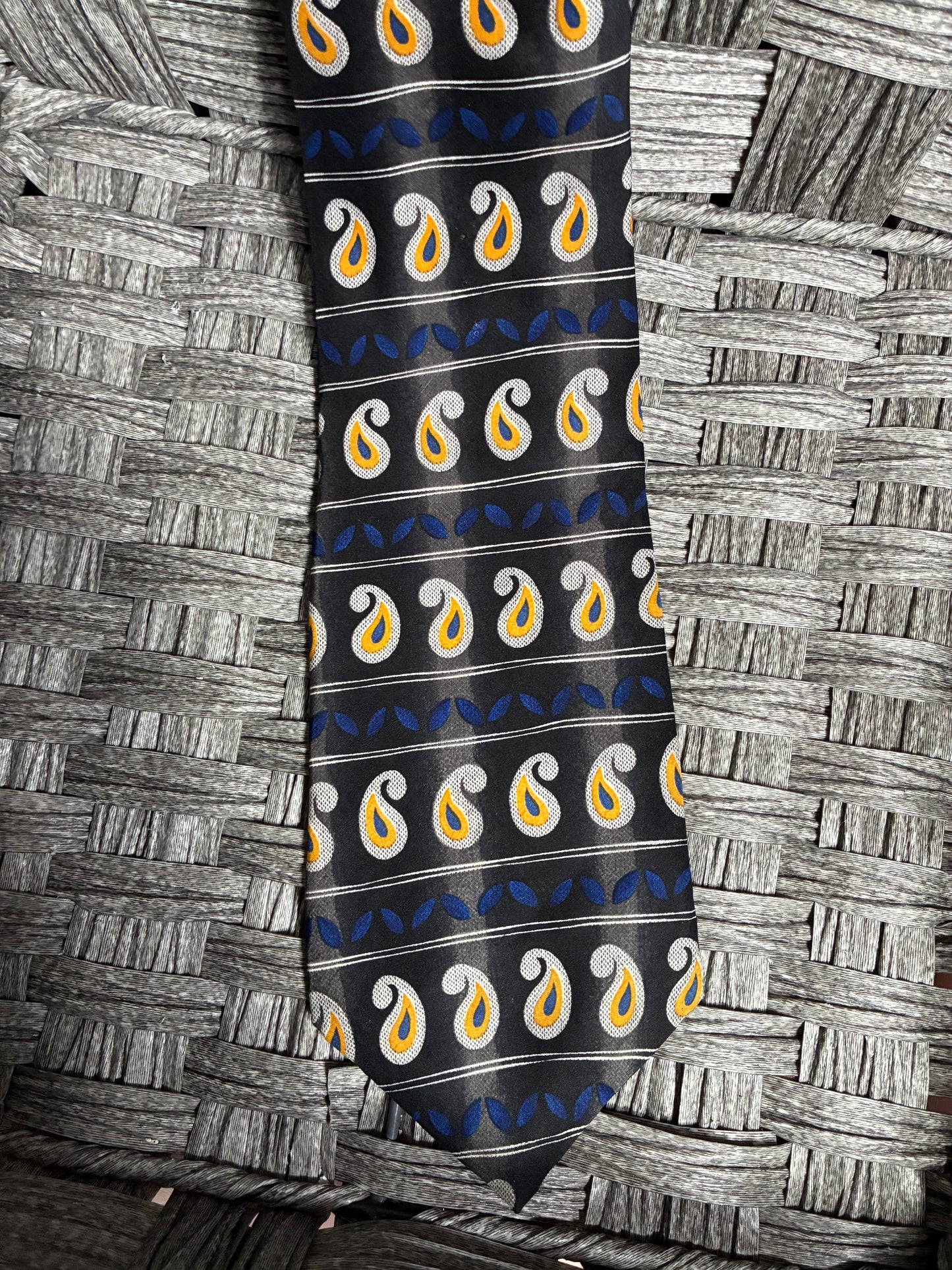 ALBERT NIPON MENS NECKTIE 100% SILK MADE IN USA - PRE OWNED
