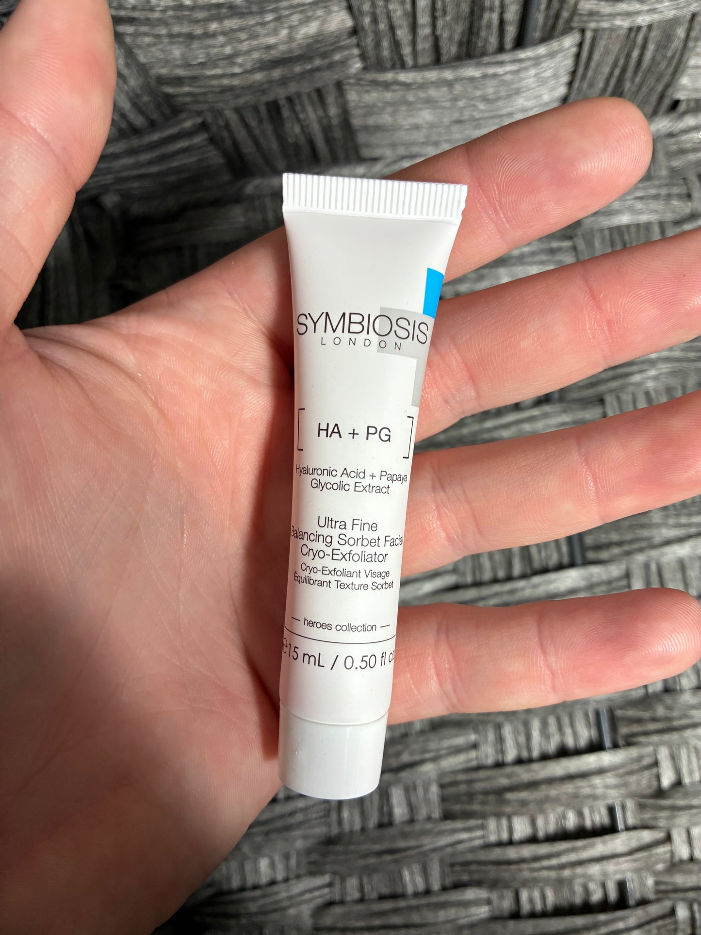 SYMBIOSIS LONDON HA + PG HYALURONIC ACID + PAPAYA GLYCOLIC EXTRACT UTLRA FINE BALANCING SORBET FACIAL CRYO-EXFOLIATOR 0.5 FL OZ