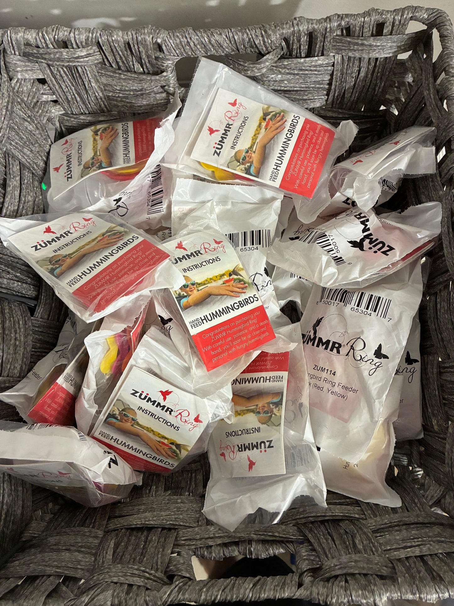 LOT OF ZUMMR RING HUMMINGBIRD RING FEEDERS 20 PACKS VARYING COLORS AND PC COUNTS
