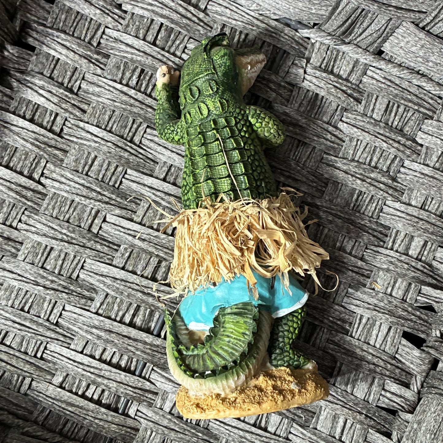 VINTAGE KMART TIKI TABLETOP ALLIGATOR DANCING BOBBLE FIGURINE