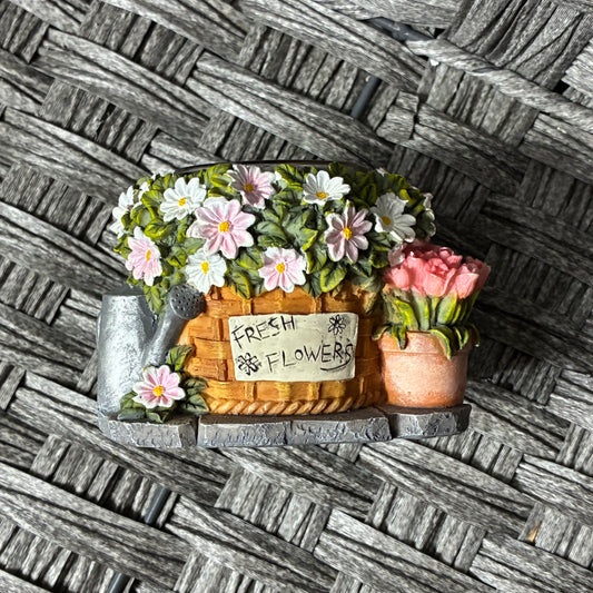 YANKEE CANDLE VOTIVE CANDLE HOLDER FRESH FLOWERS BASKET WITH WATERING CAN