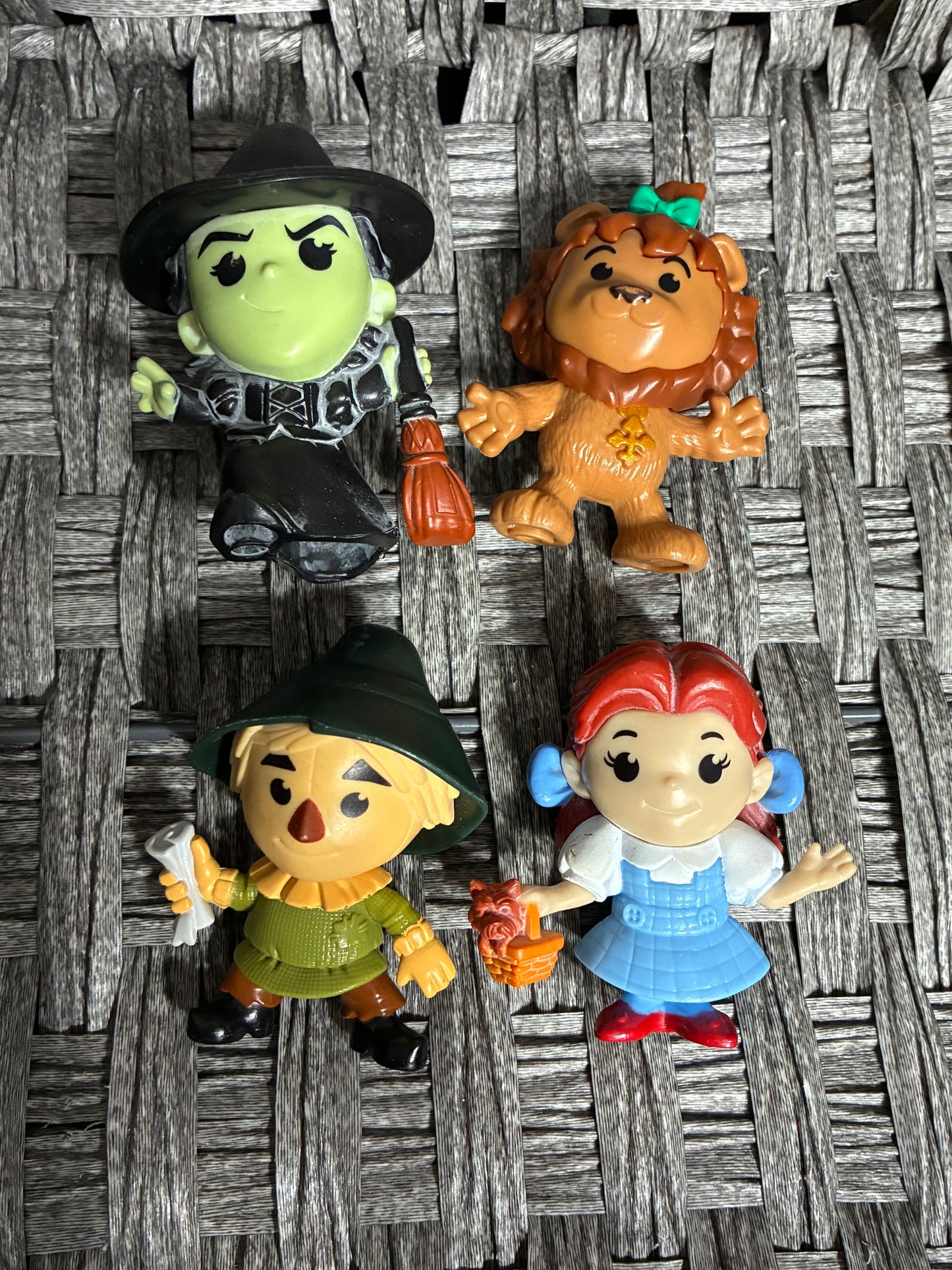 MCDONALDS 2013 WIZARD OF OZ FIGURES 4PCS LOT