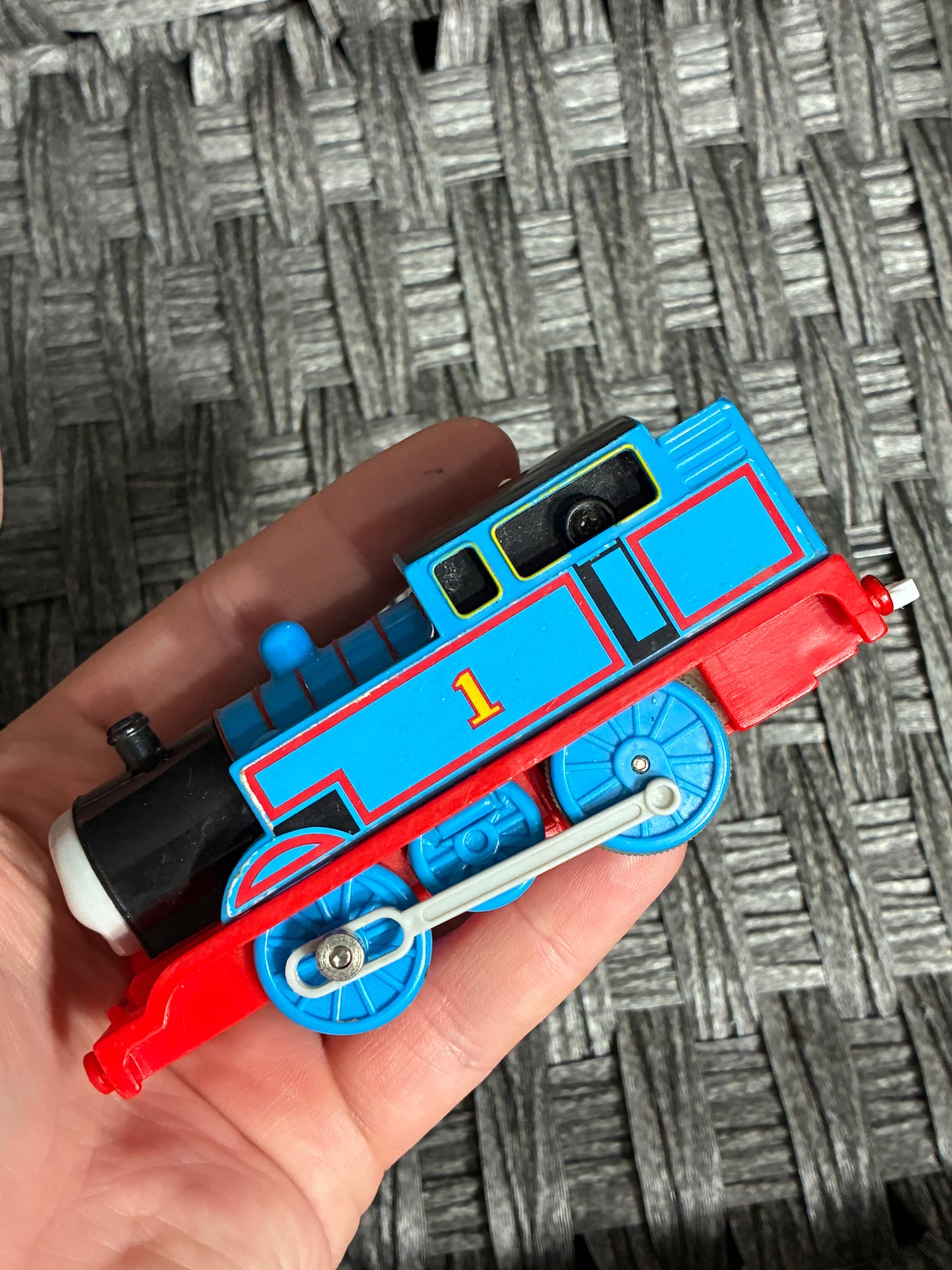 THOMAS & FRIENDS THOMAS THE TRAIN 2006 BATTERY OPERATED - UNTESTED