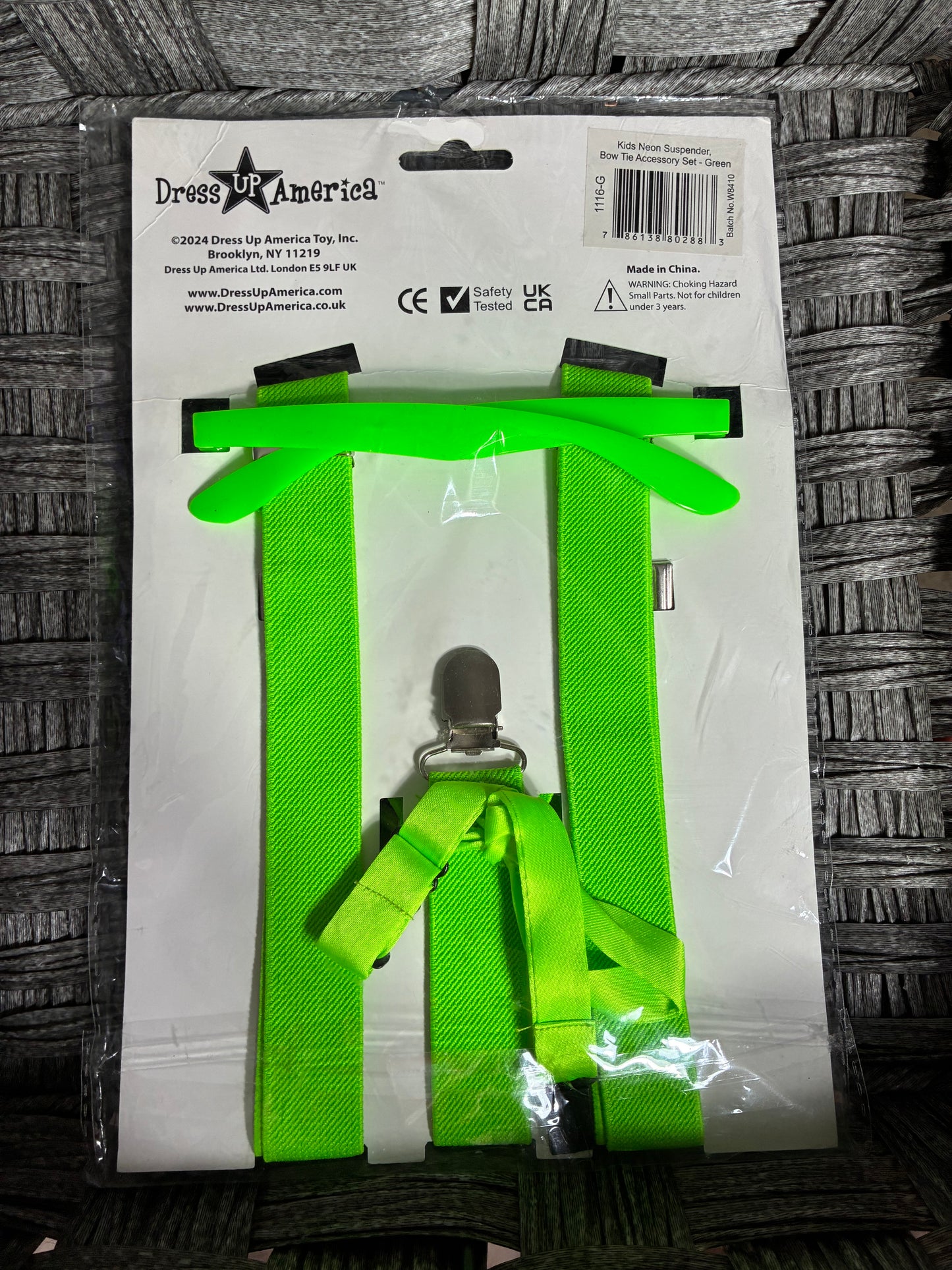 DRESS UP AMERICA KIDS COSTUME ACCESSORY SET GLASSES BOW TIE SUSPENDERS NEON GREEN