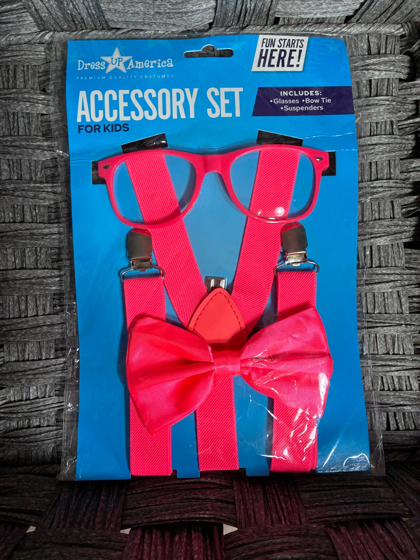 DRESS UP AMERICA KIDS COSTUME ACCESSORY SET GLASSES BOW TIE SUSPENDERS NEON PINK
