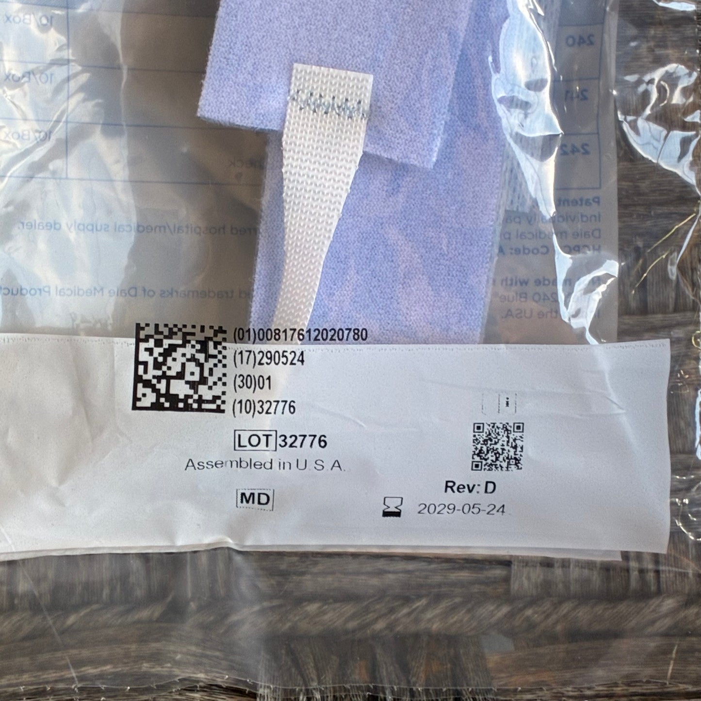 DALE 244 BLUE BARIATRIC TRACHEOSTOMY TUBE HOLDER LOT#32776 GTIN #00817612020780