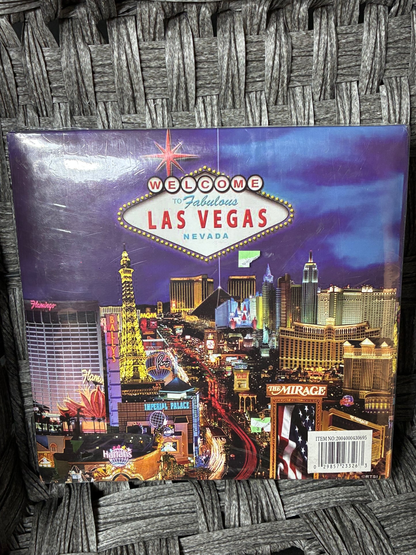 BRAND NEW SEALED LAS VEGAS PHOTO ALBUM. HOLDS 200 4X6 PHOTOS