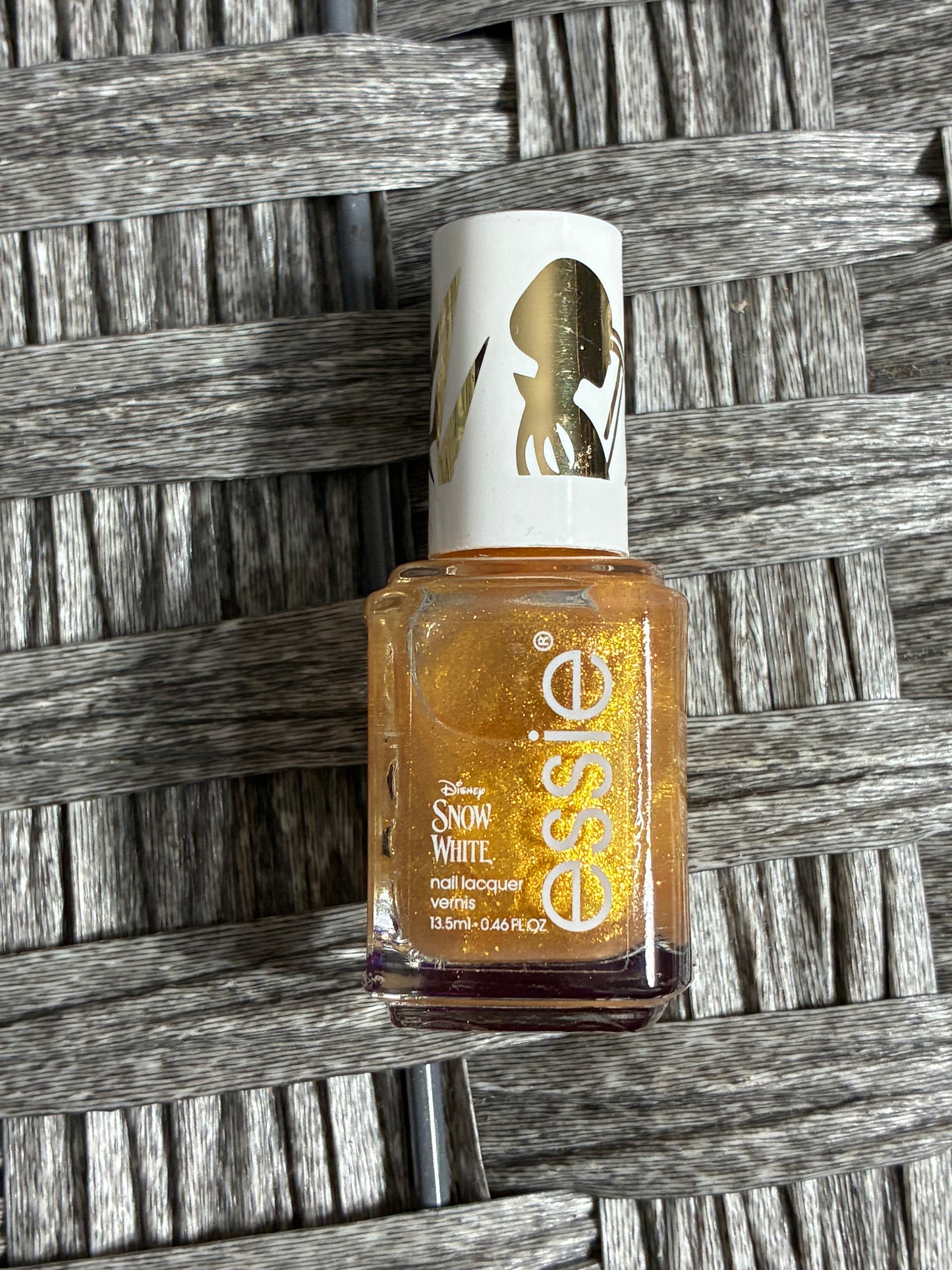 ESSIE SNOW WHITE LIMITED EDITION 2025 NAIL POLISH